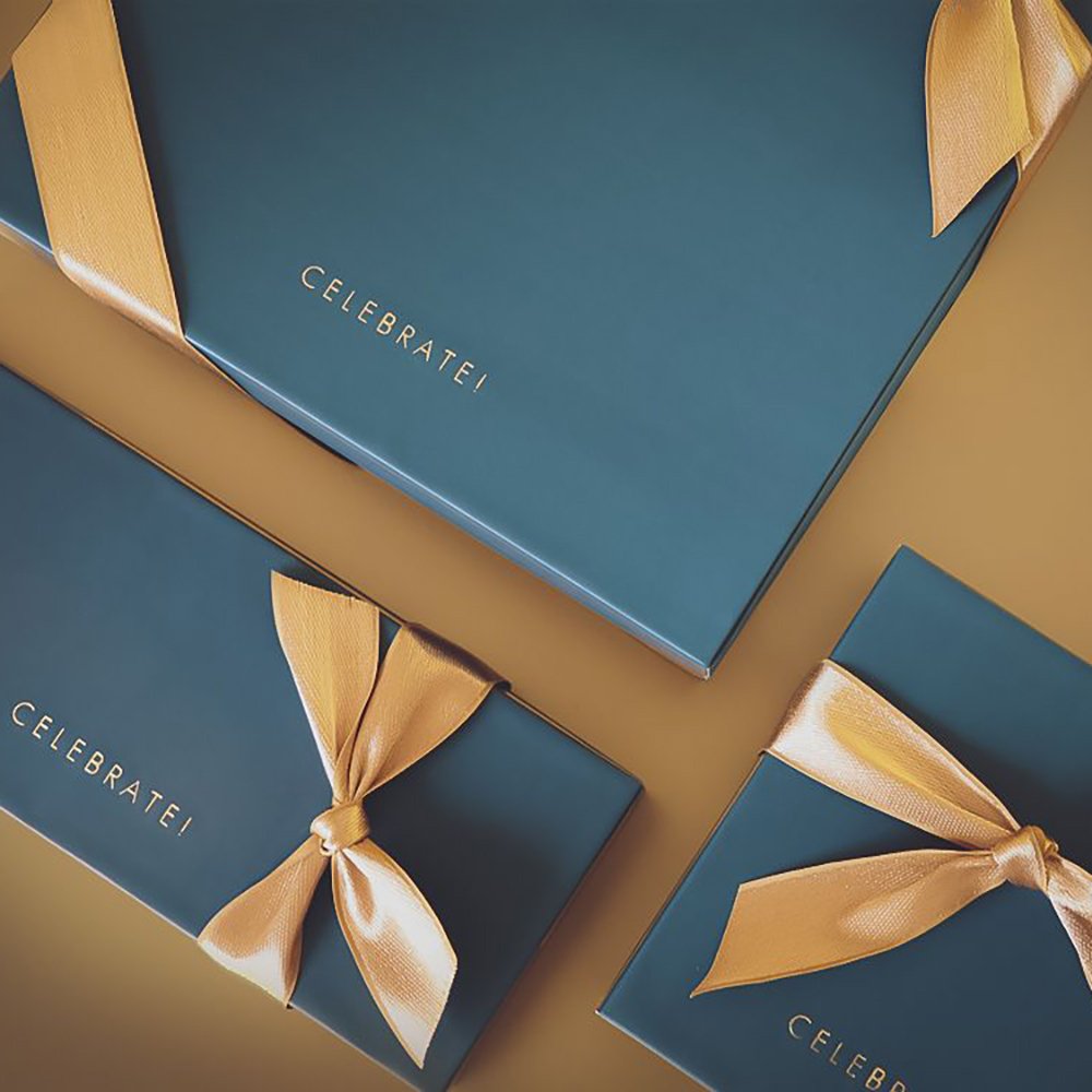 Custom Logo Luxury Navy Rigid Removable Lid And Based Cardboard Packaging Paper Gift Box With Ribbon