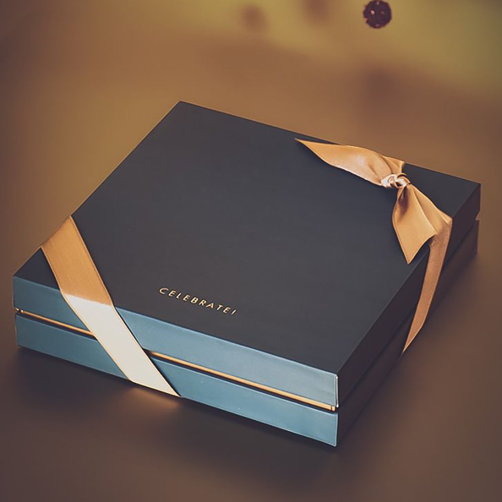 Custom Logo Luxury Navy Rigid Removable Lid And Based Cardboard Packaging Paper Gift Box With Ribbon