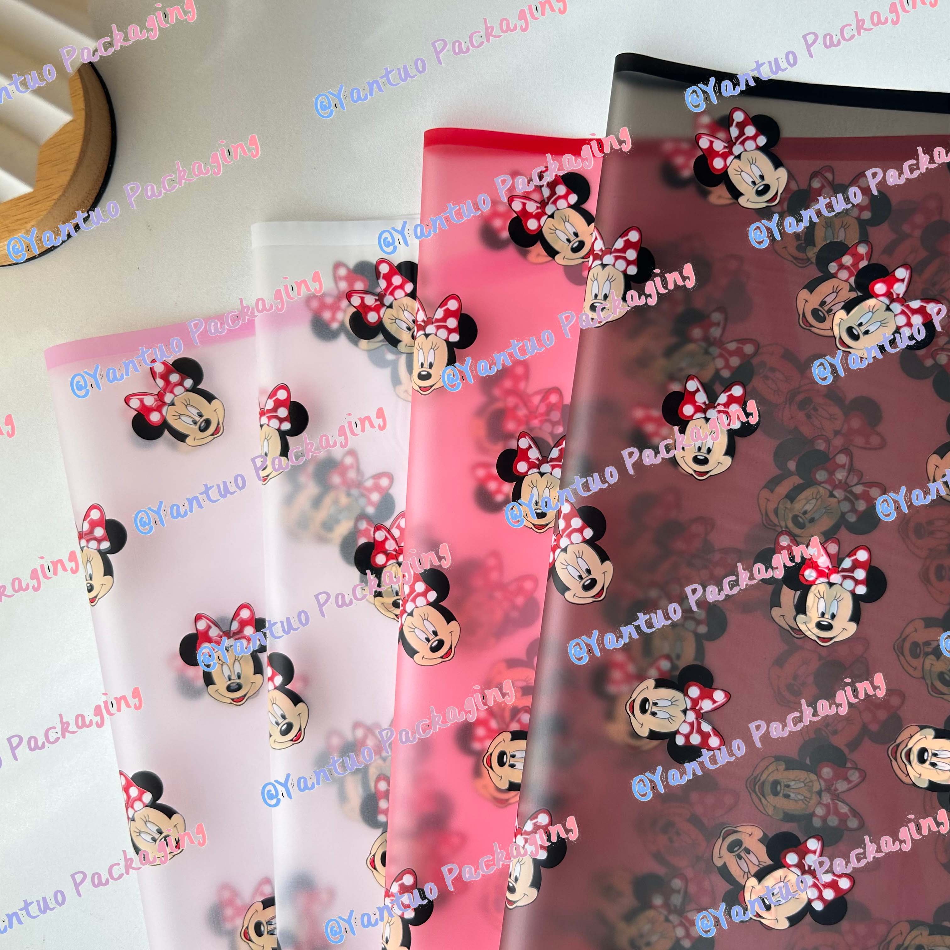 New design cartoon character flower wrapping paper mini mouse wrapping paper cute Korean waterproof flower wrapping material