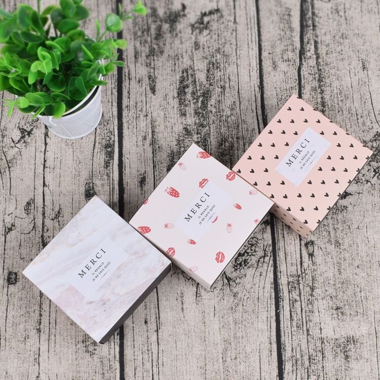 Luxury rigid fancy gold foil stamping customized paper box logo square rectangle candy chocolate packaging box with insert