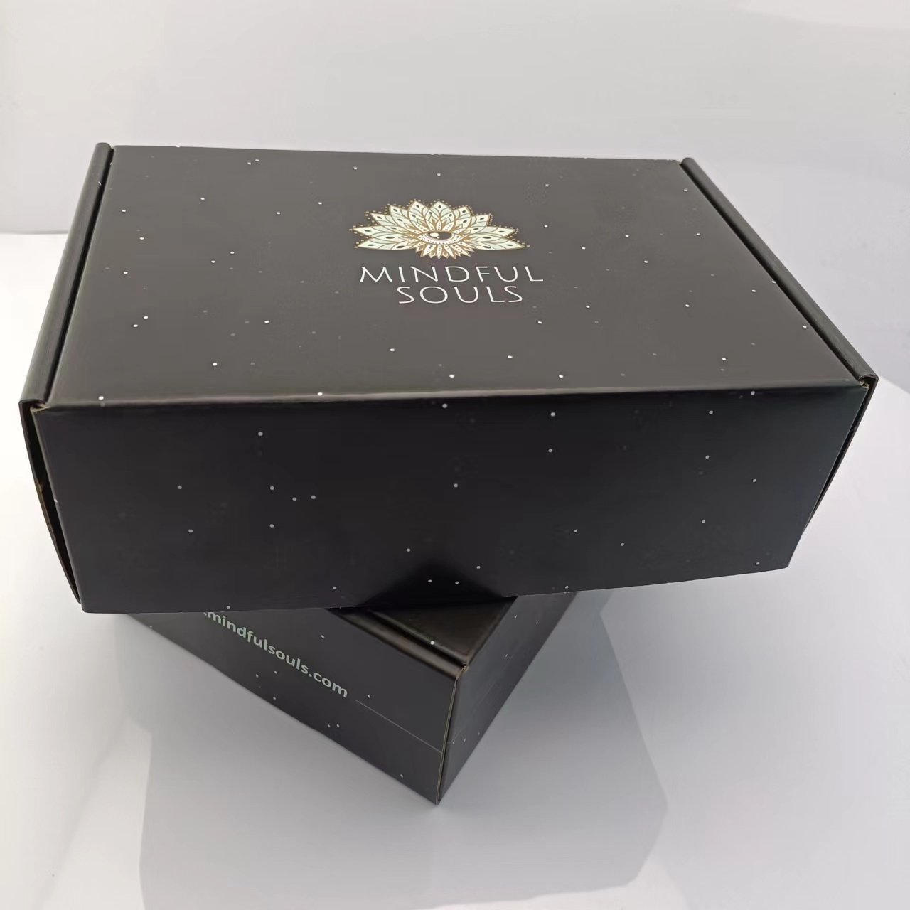 Custom Logo Black Paper Shipping Boxes Small Business Corrugated Mailer Cardboard Boxes Packaging Gift Boxes Carton Container