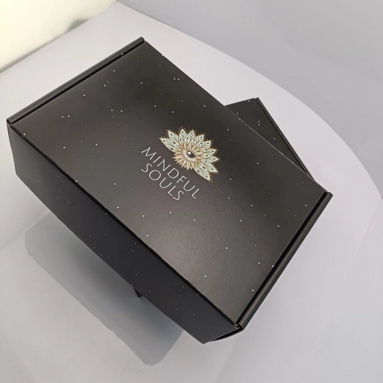 Custom Logo Black Paper Shipping Boxes Small Business Corrugated Mailer Cardboard Boxes Packaging Gift Boxes Carton Container