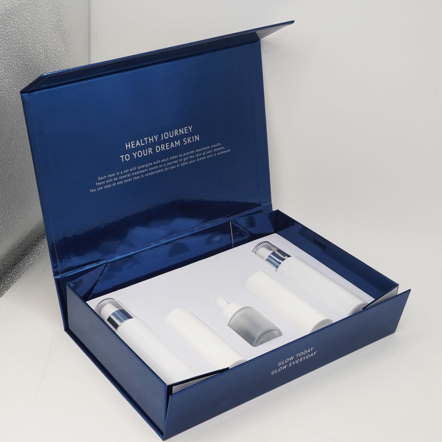 Customized Logo Cosmetic Box and Packaging Set Paper Magnetic Box OEM Customized Logo Item PANTONE or CMYK Color with EVA insert