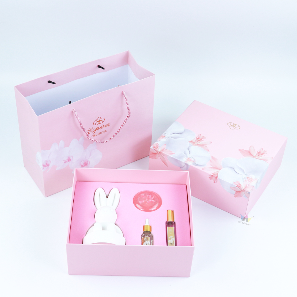 Wholesale custom logo embossed box packaging black lid and base two piece shoulder paper rigid gift box for tie belts