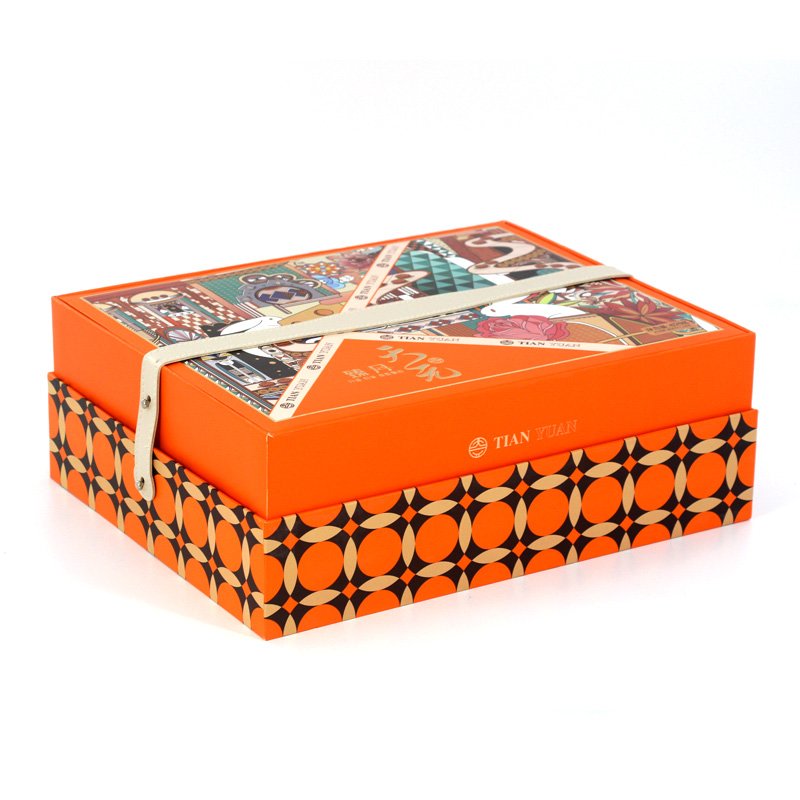 Corporate Gift Box with Decorative Button Candy Gift Strawberry Food Paper Custom Empty Cardboard Sweet Self Erecting Boxes
