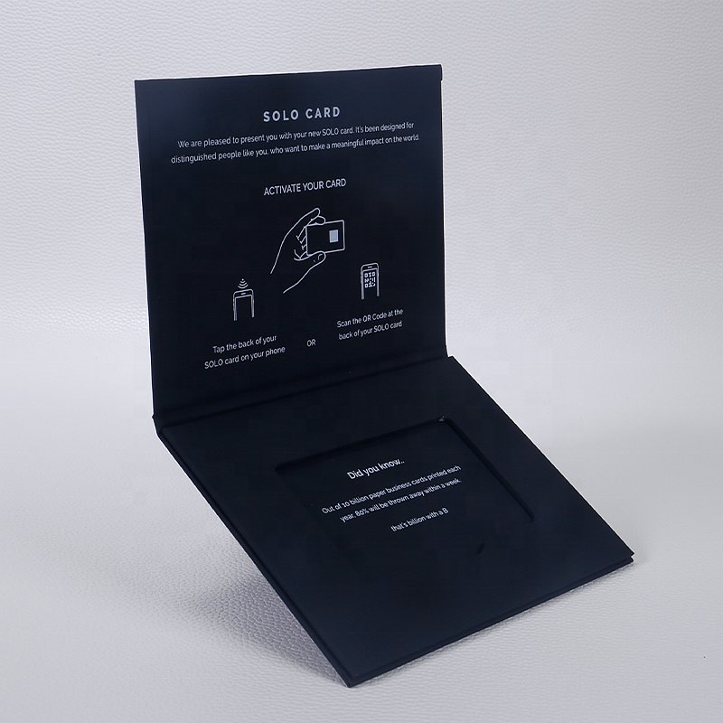Black Magnetic Foldable Art Paper Touch 4C UV Logo Cardboard Credit Card Holder Rigid Packaging Box