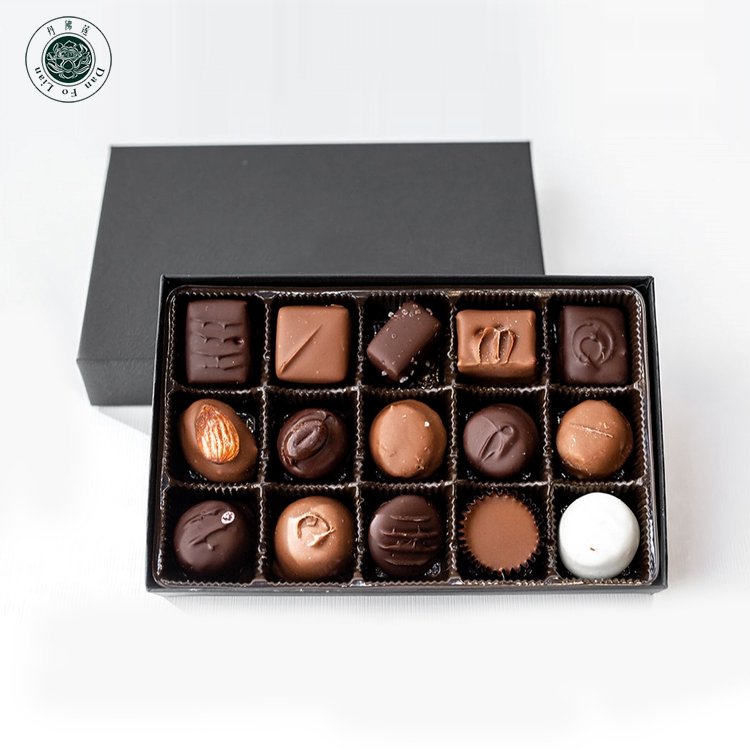 lid and bottom 2 piece boutique gift box for candy golden chocolate gift packaging box with ribbon