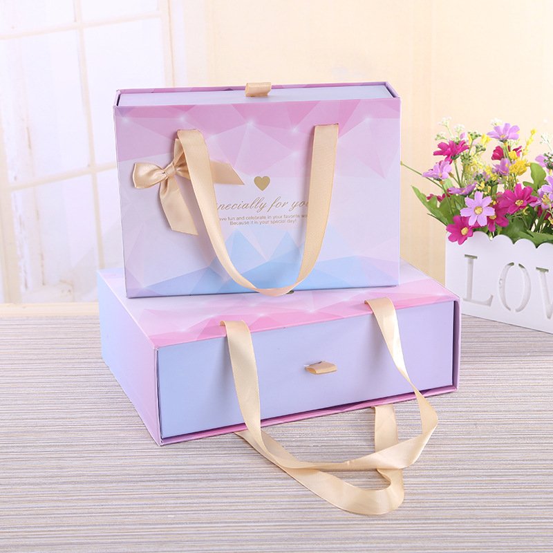 Wholesale Deluxe Customized Logo Small Fresh Design Packaging Cosmetic Perfume with Carrying Handle Gift Boxes