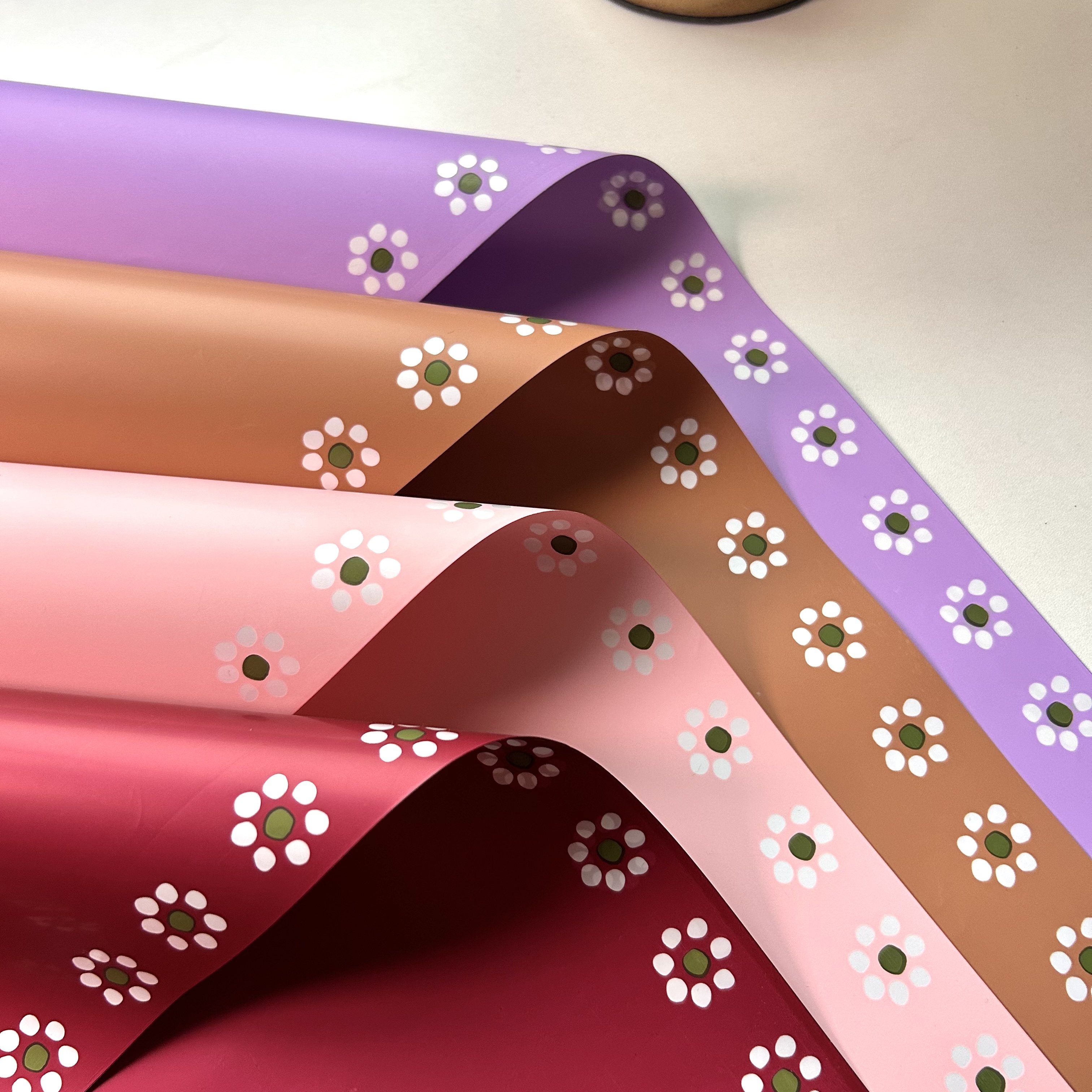 Flower packaging florist mist bread flower paper spot wholesale Valentine's Day Flower wrapping paper