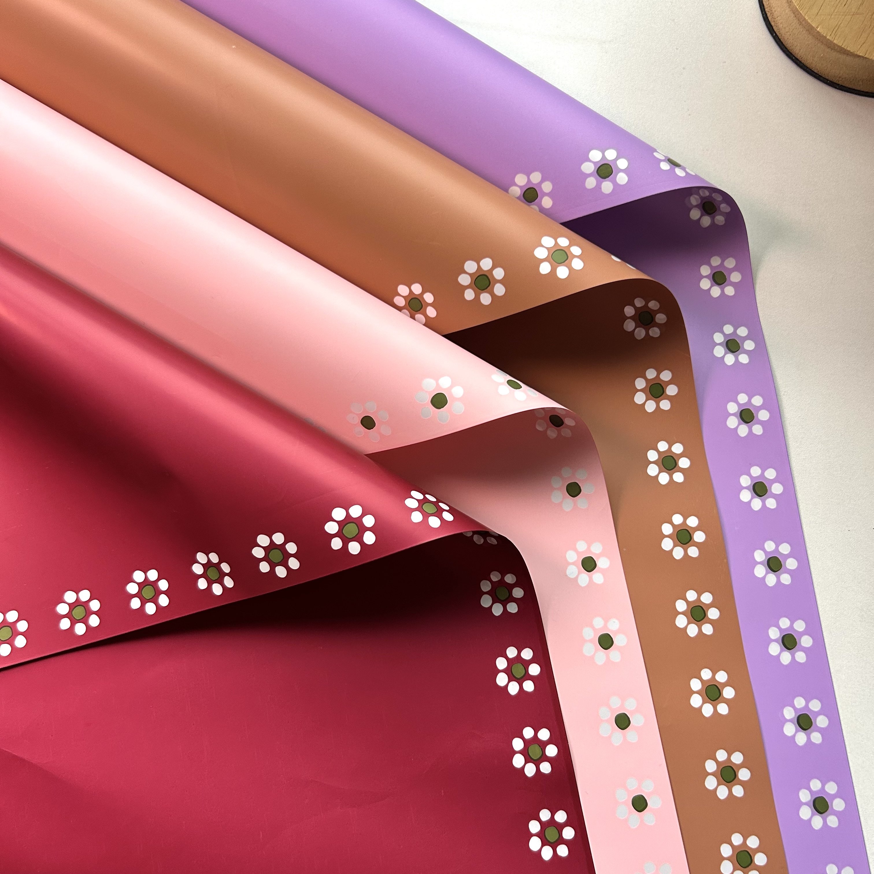 Flower packaging florist mist bread flower paper spot wholesale Valentine's Day Flower wrapping paper