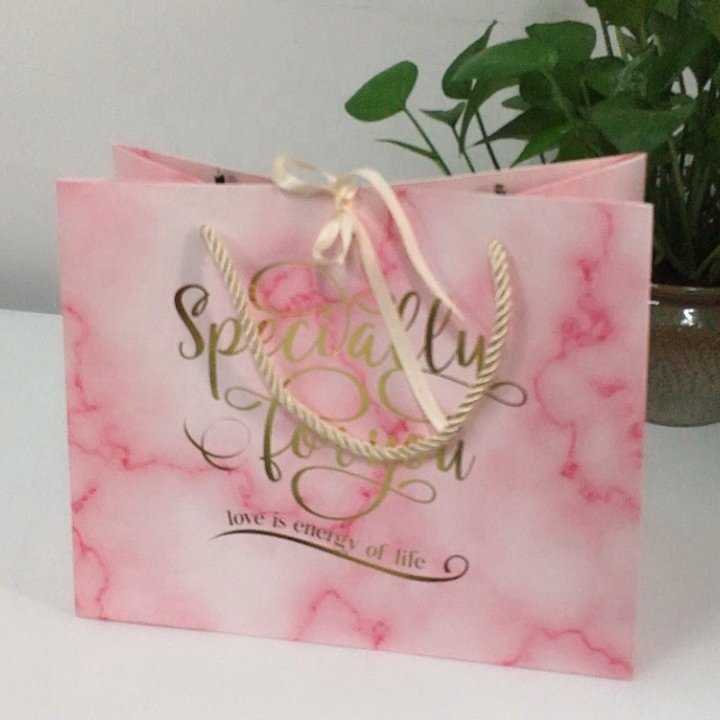 Custom high quality coated paper bag with customized printing patterns gift bags for Mother/Father day wedding birthday parties
