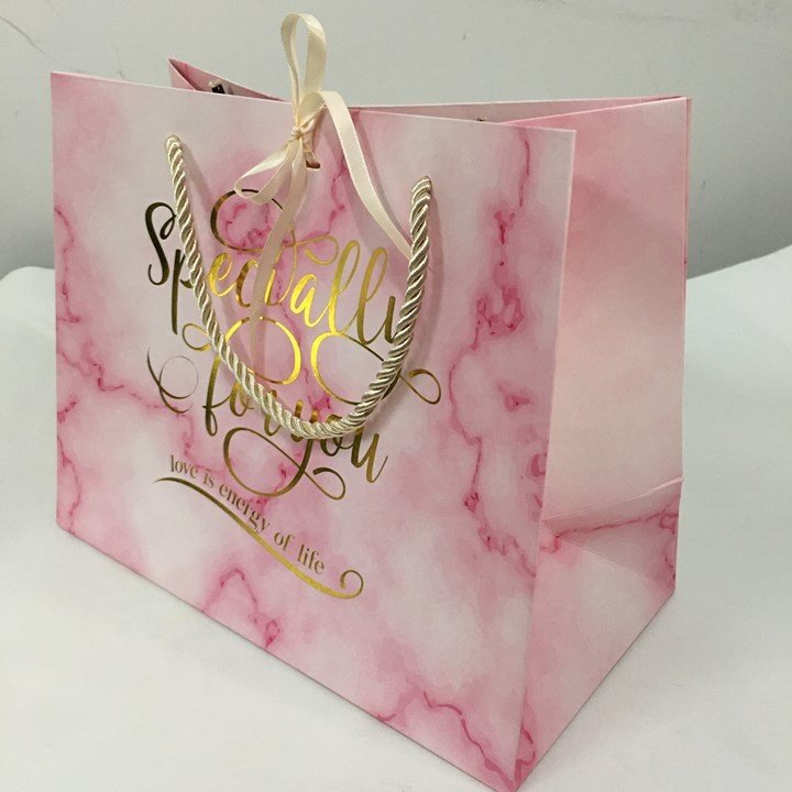 Custom high quality coated paper bag with customized printing patterns gift bags for Mother/Father day wedding birthday parties
