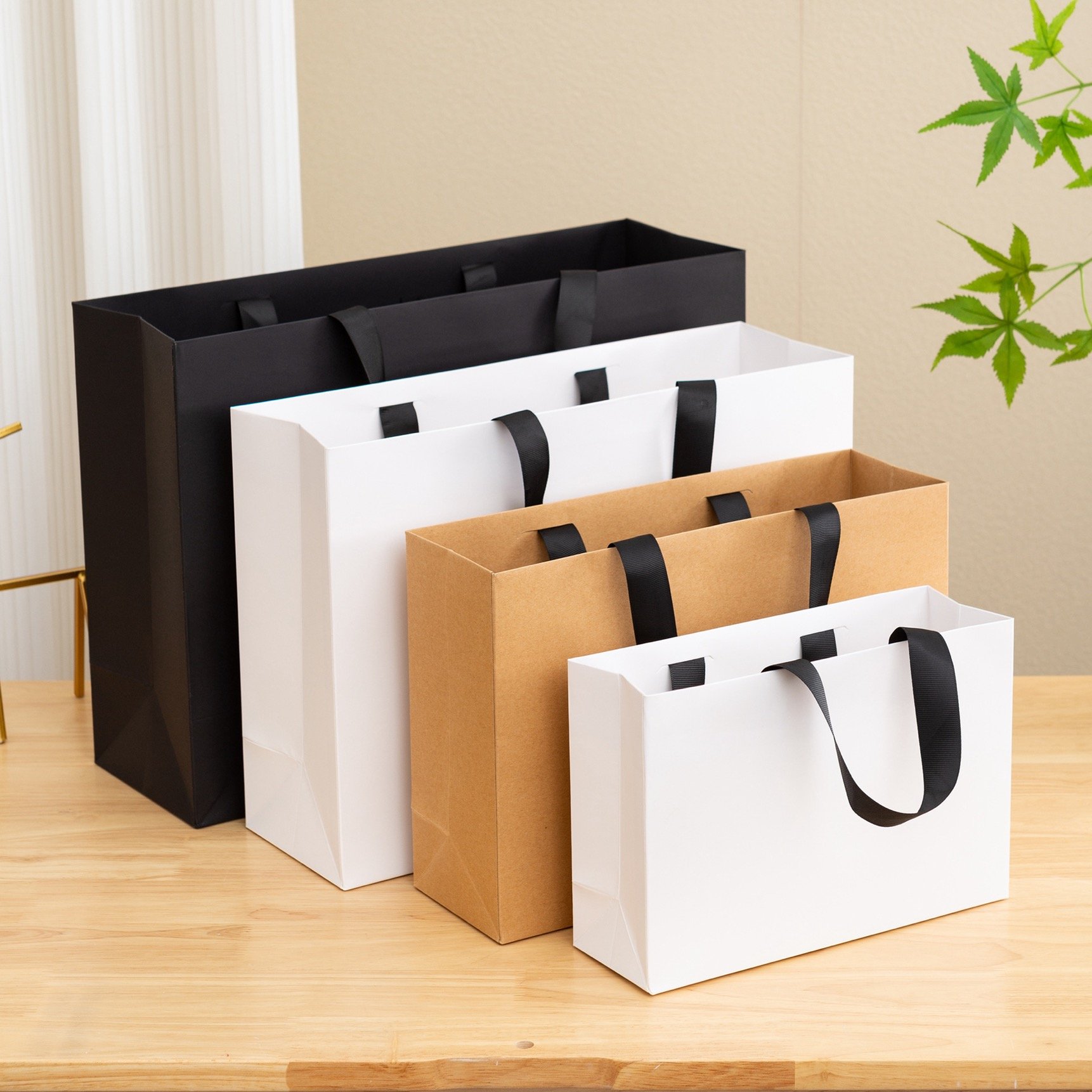 Customized Luxury Colorful Apparel Packaging Paper Shopping Bags with Logo Customized Clothing Paper Gift Bag Logos
