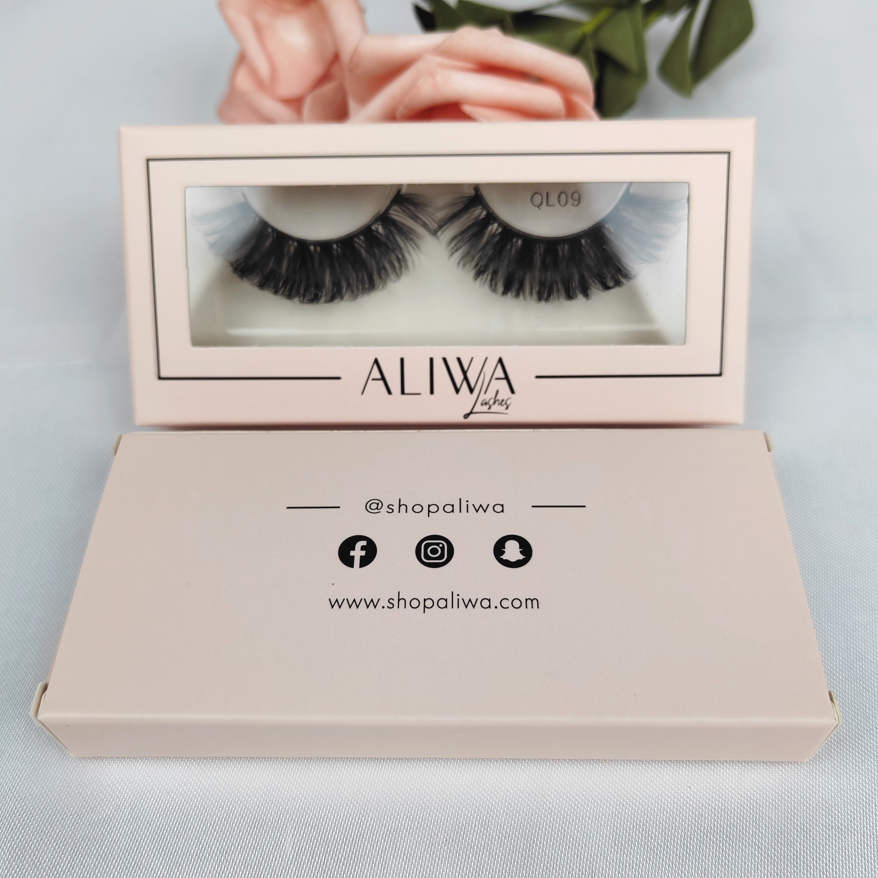 B1143 New design Customized printed eyelash packaging box with logo Hot stamping lash packaging Cosmetics paper box eyelash case