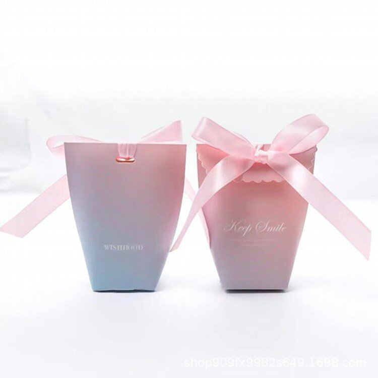 China Factory Customized Popular Style Green Sweet Candy Packaging Paper Bags With Ribbon Luxury Cardboard Paper Candy Gift Box