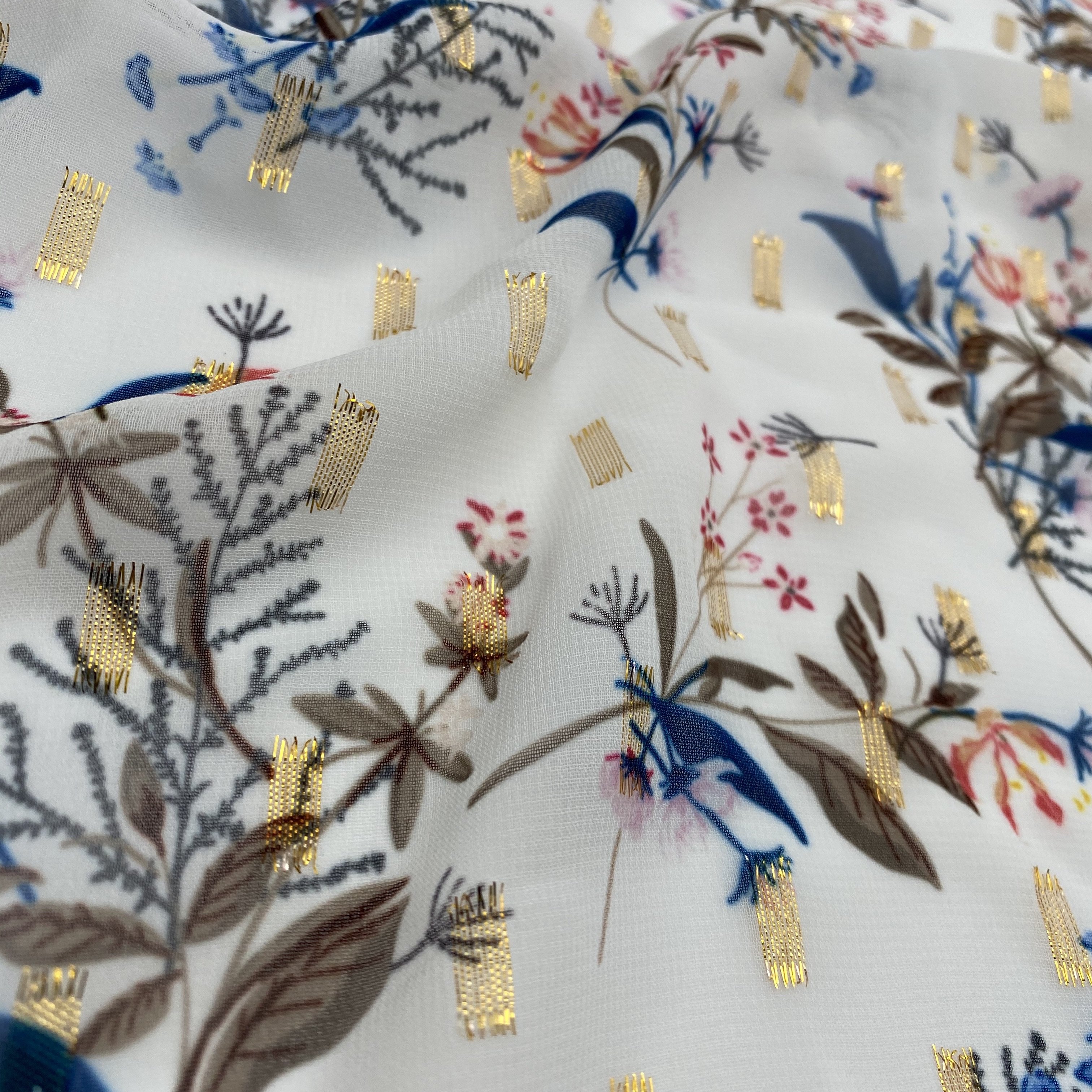 2022 NEW FASHION METALLIC GOLD PRINTED CHIFFON JACQUARD FABRICS FOR DRESS