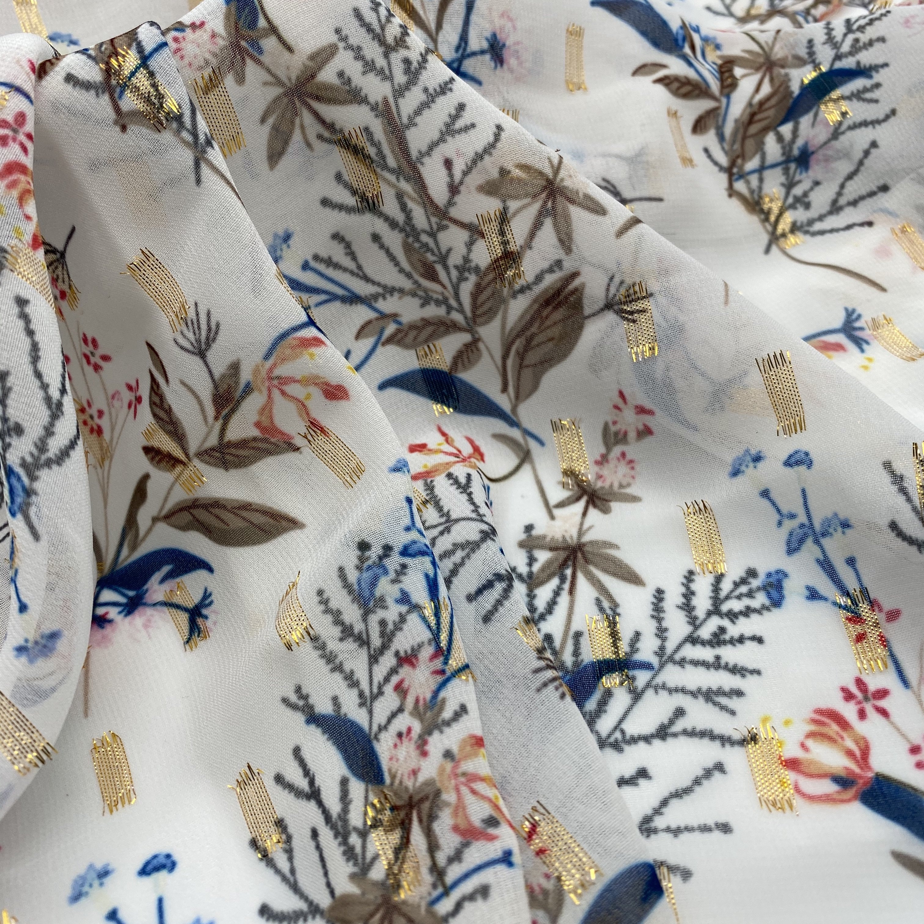 2022 NEW FASHION METALLIC GOLD PRINTED CHIFFON JACQUARD FABRICS FOR DRESS