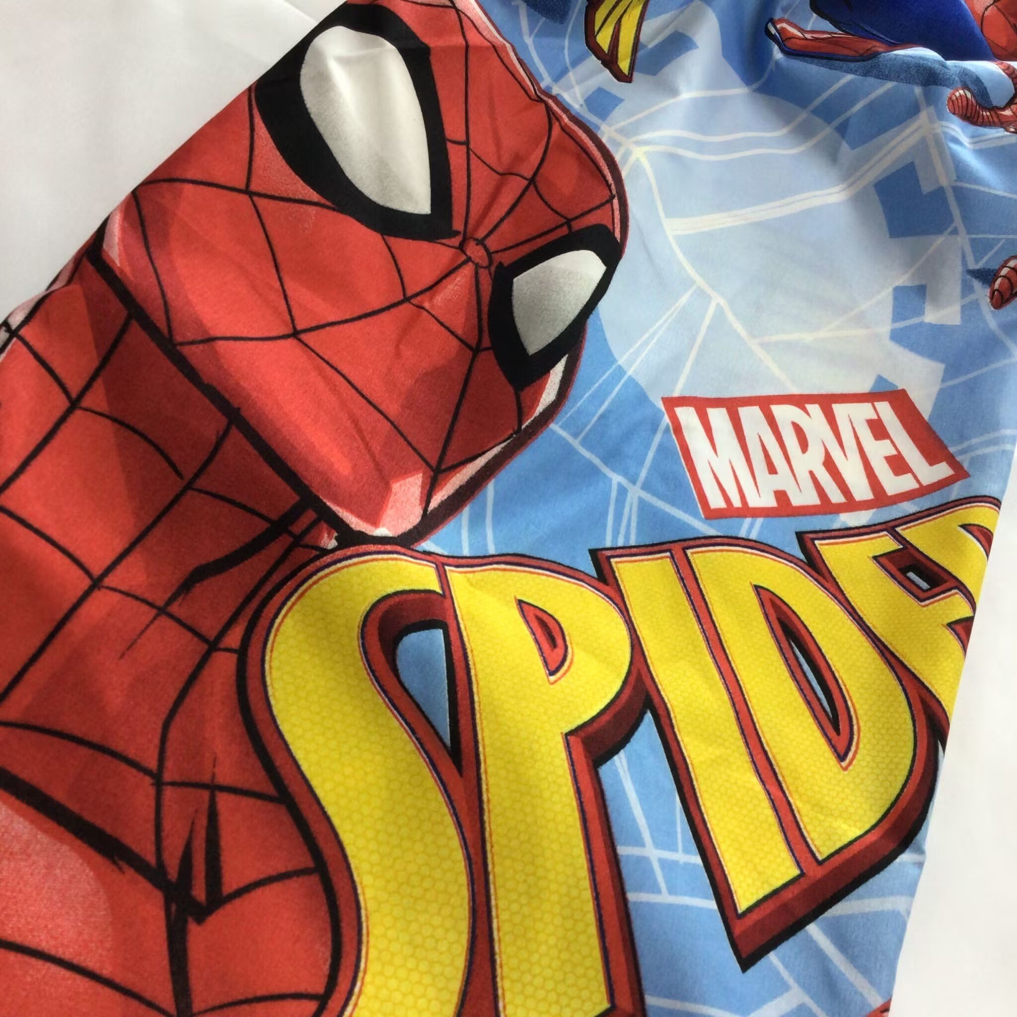 Hot sale Spiderman cartoon design children bed sheet fabric microfiber pigment printed fabric peach skin fabric