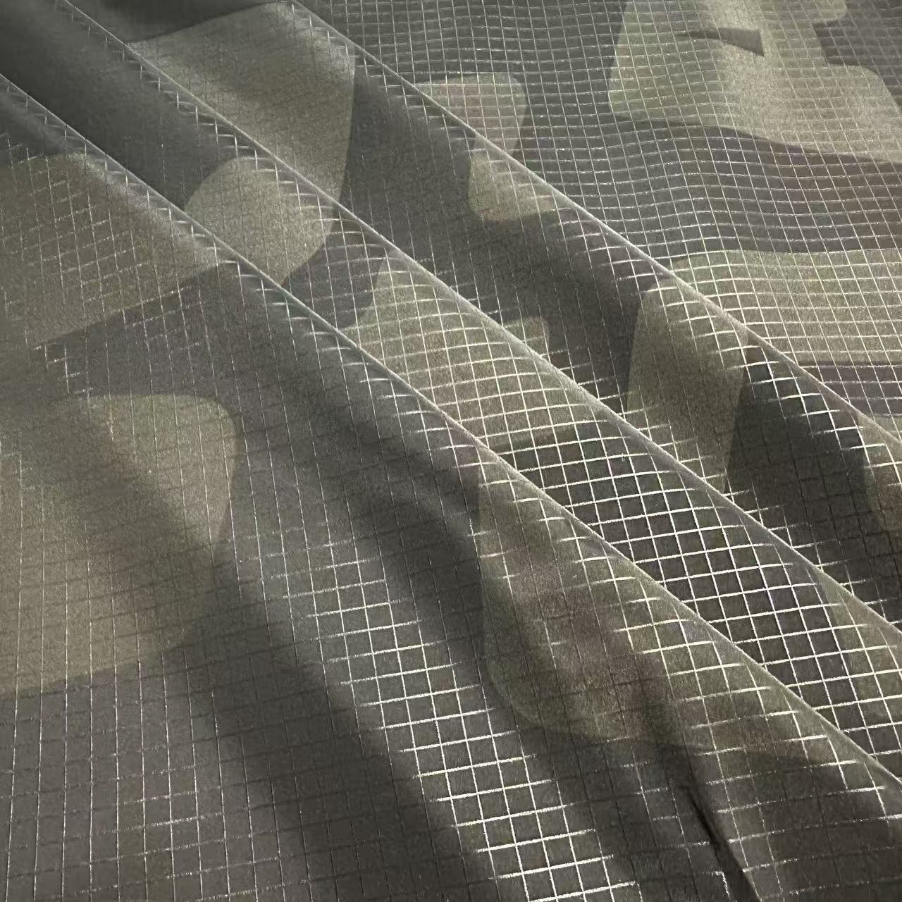 Factory Price 100% Polyester Fabric Abrasion-Resistant 110GSM Polyester Fabric for Trench Coat Down Coat Bag