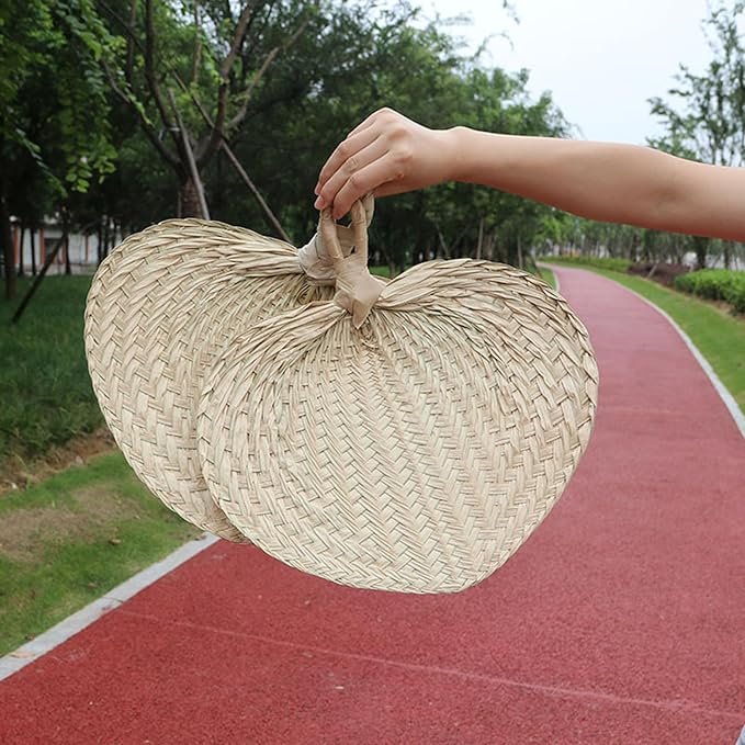 Chinese Style Hand bamboo Hand Fans Heart Shaped Weaving Fans for Summer Cooling Weddings Party Kitchen Supplies