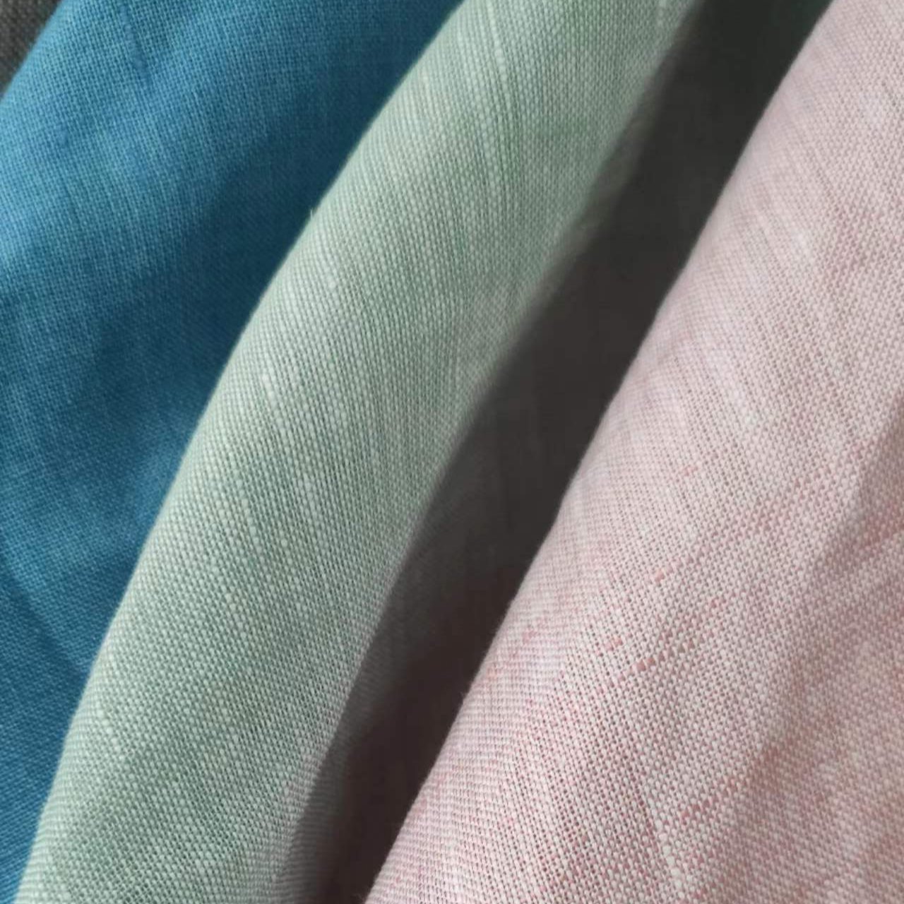 Hot selling linen two-tone chambray style colorful cotton soft yarn dyed slub linen shirting fabric European flax