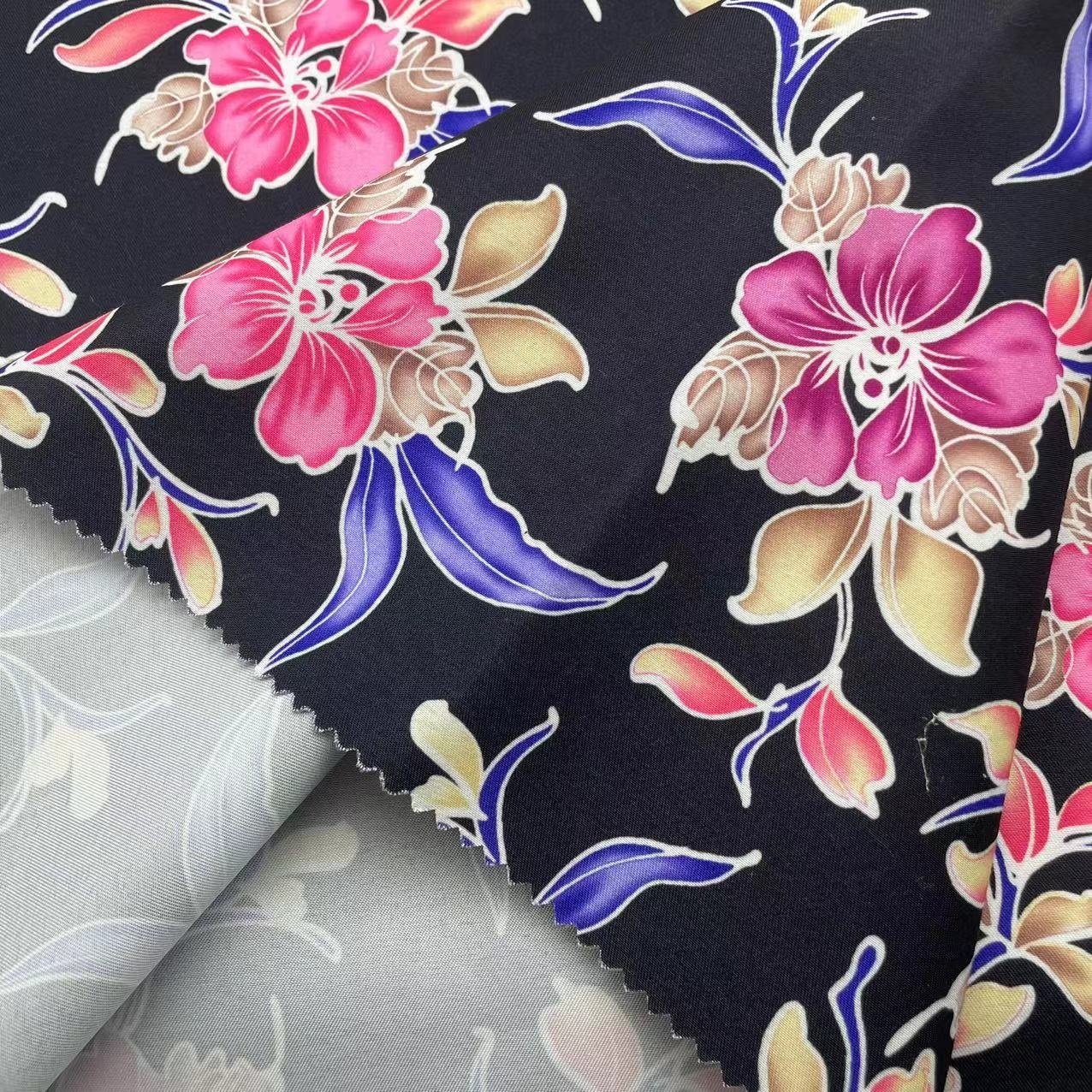 New Products Low Price 110Gsm Woven Printed 100% Polyester Twill Peach Skin Fabric For Home Textiles