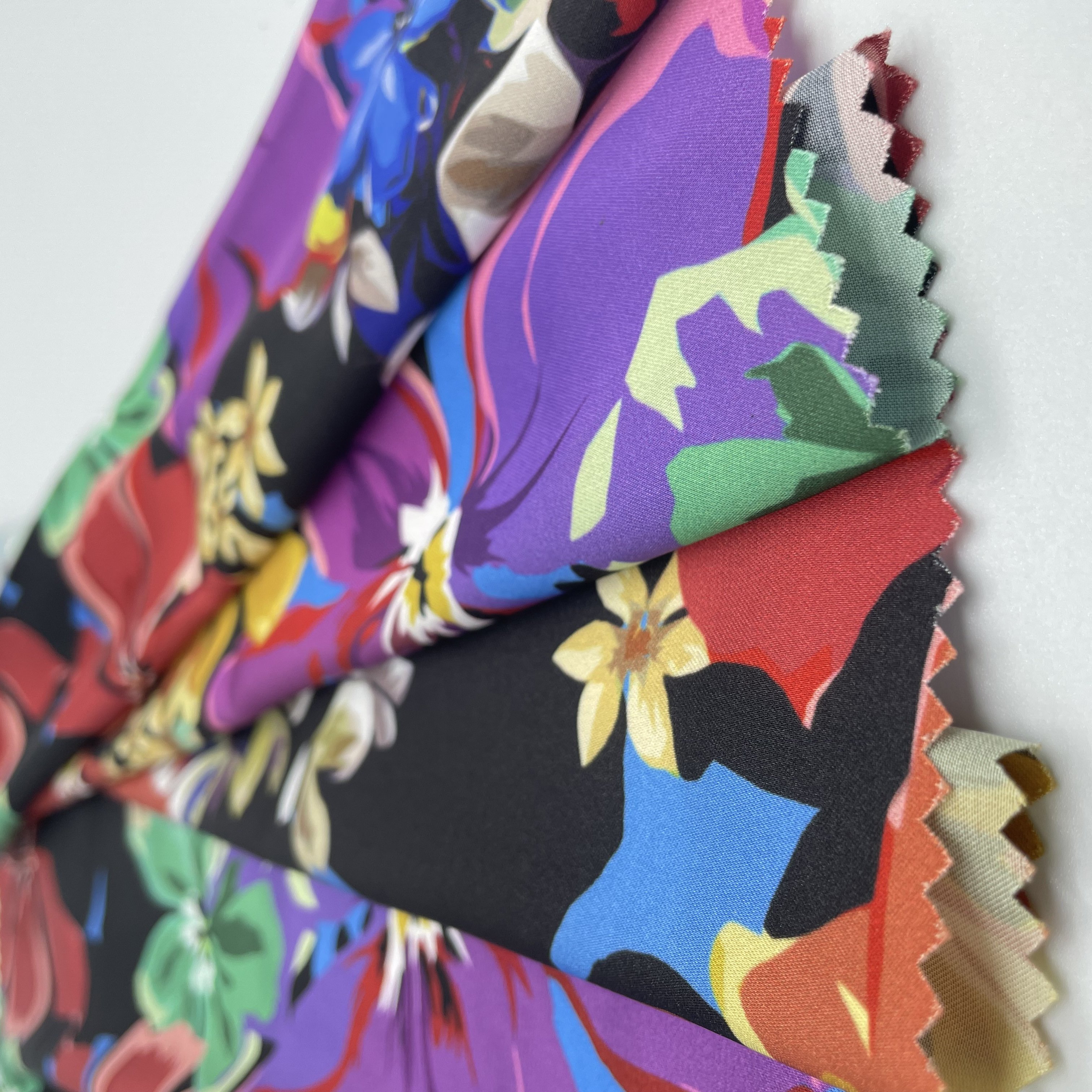 Hot selling hand soft 50D Italian chiffon 100% polyester patterned fabric