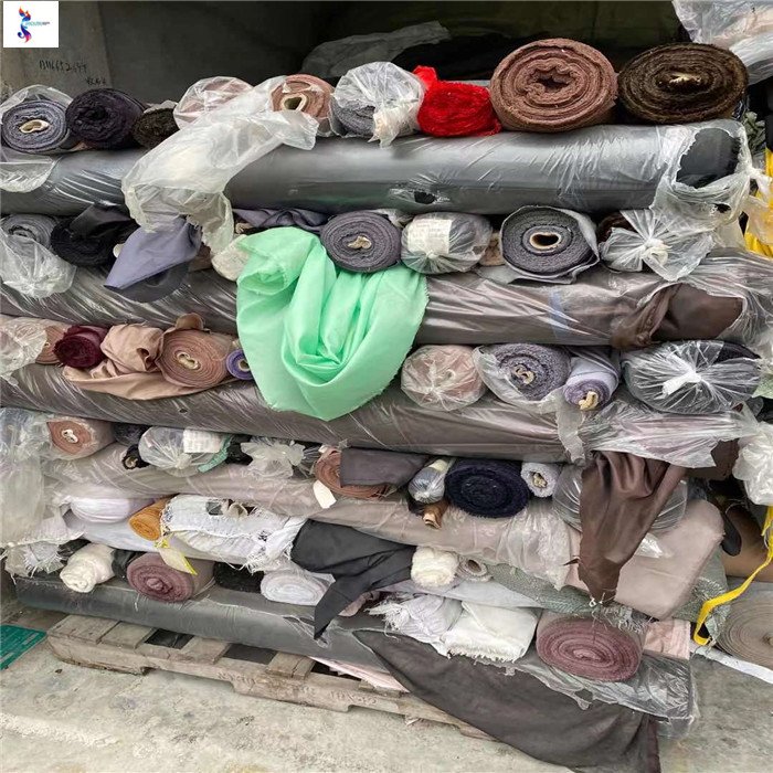 Hot Sale Comfortable Woven 100% Polyester Woven fabric taffeta plain dyed stock lot fabric