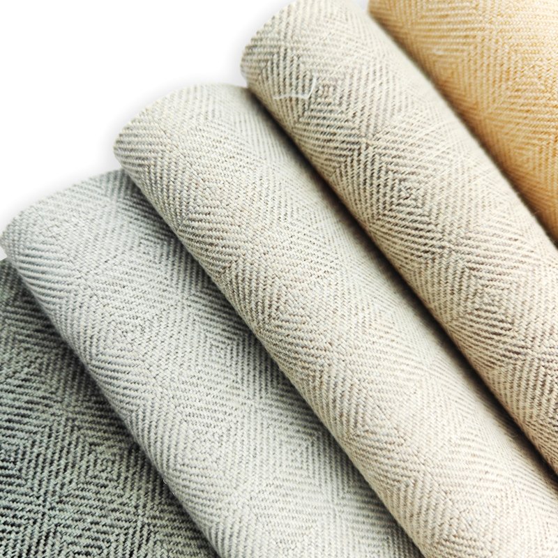 Wholesale Luxury 100% Polyester Jacquard Curtain Fabric Bronzing and Full Blackout with Plain or Embossed Printed Designs