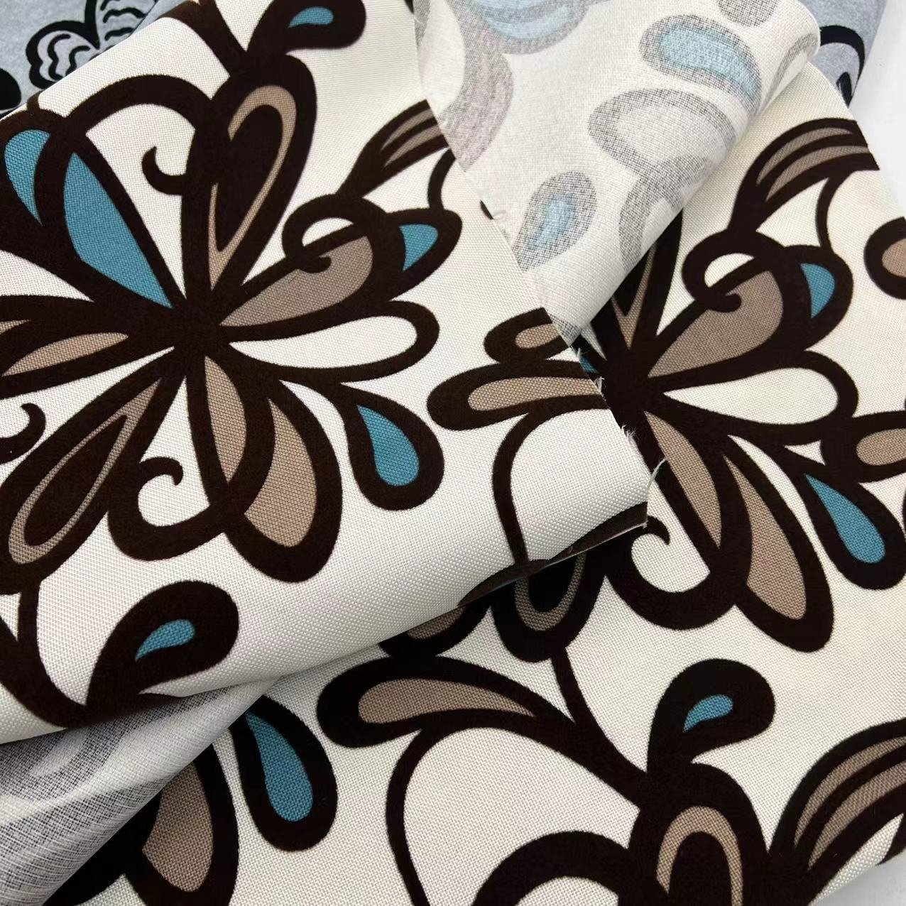 Factory Hot Selling Popular Quilt Duvet Velvet Fabric for Upholstery Mattress Blanket Garment Sofa Cover China Home Textile