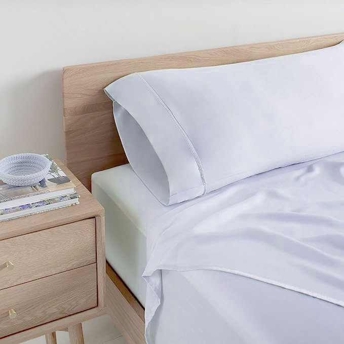 Luxury Bamboo Mattress Protector and 4-Piece Quilt Pattern Bed Sheets Set King and Queen Sizes for Home Textile Bedding