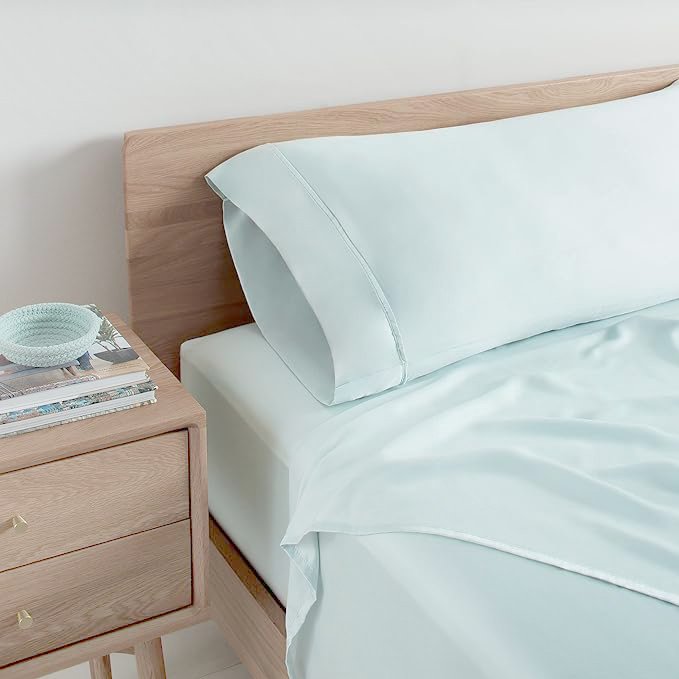 Luxury Bamboo Mattress Protector and 4-Piece Quilt Pattern Bed Sheets Set King and Queen Sizes for Home Textile Bedding