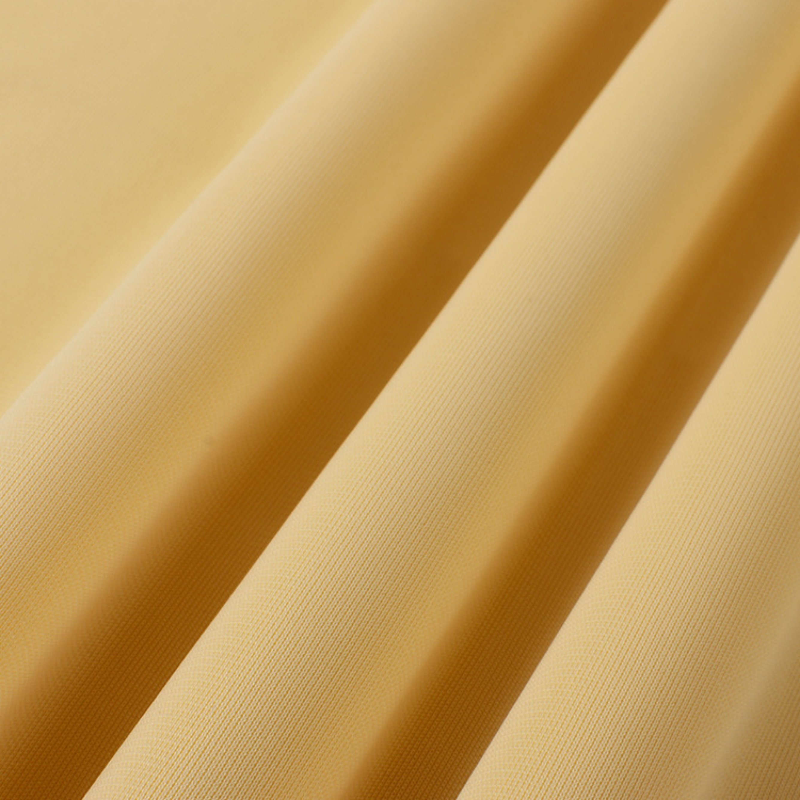 100% Polyester 230G Golden Velvet Knit Flannel Brushed Polyester Fleece Fabric for Student Sportswear and School Uniforms