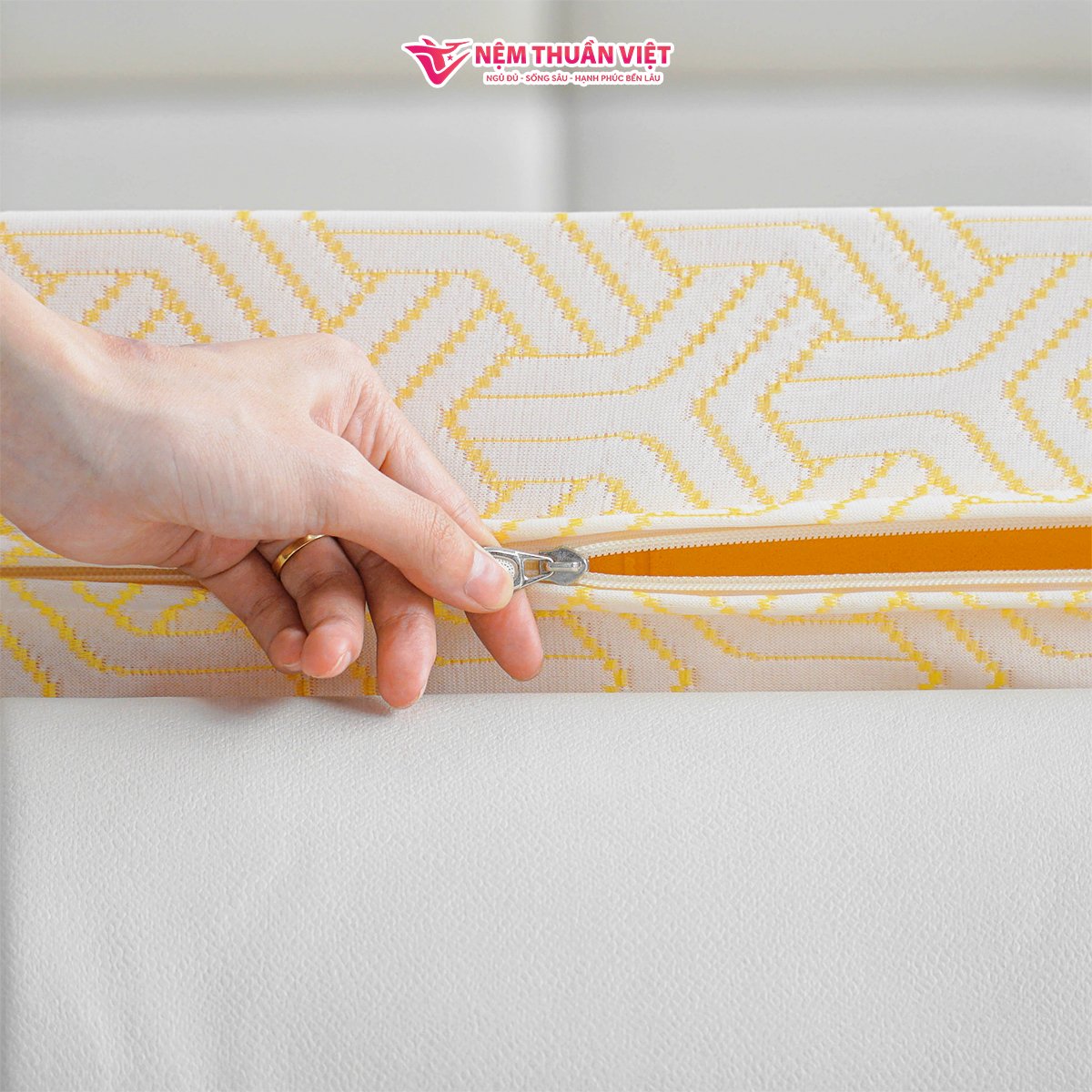 Furniture Beds Cover High Quality Knitted Fabric Memory Foam Single King Queen Super Full Size Mattress Natural Latex Mattresses