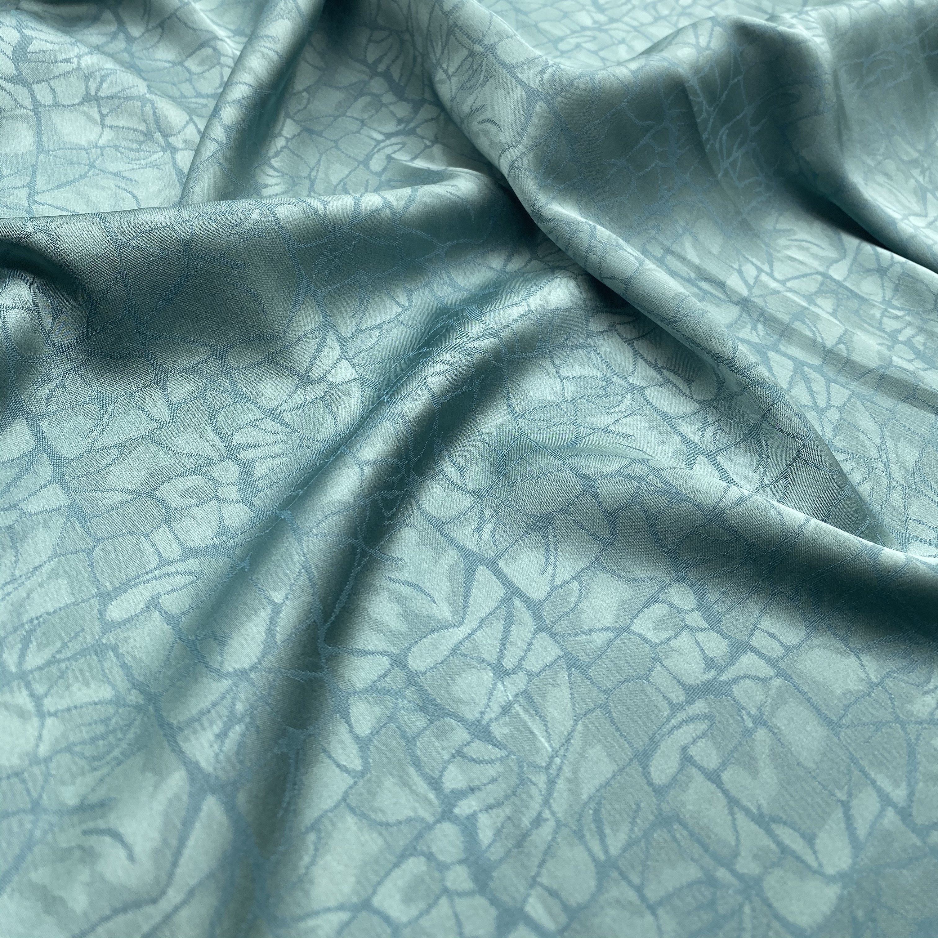 dress material New design Crack pattern wholesale satin fabric jacquard satin fabrics for clothing garment pajamas sleepwear