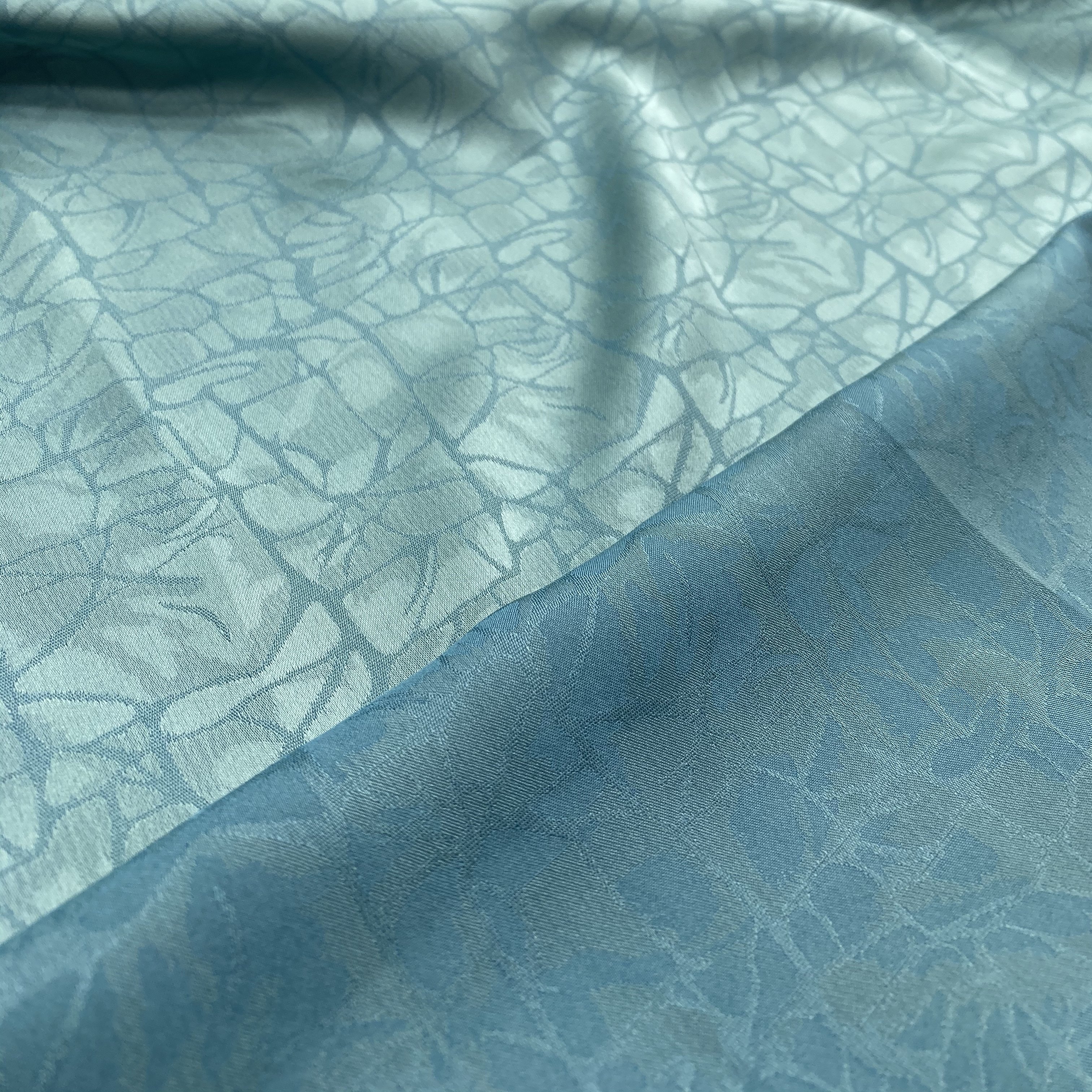 dress material New design Crack pattern wholesale satin fabric jacquard satin fabrics for clothing garment pajamas sleepwear