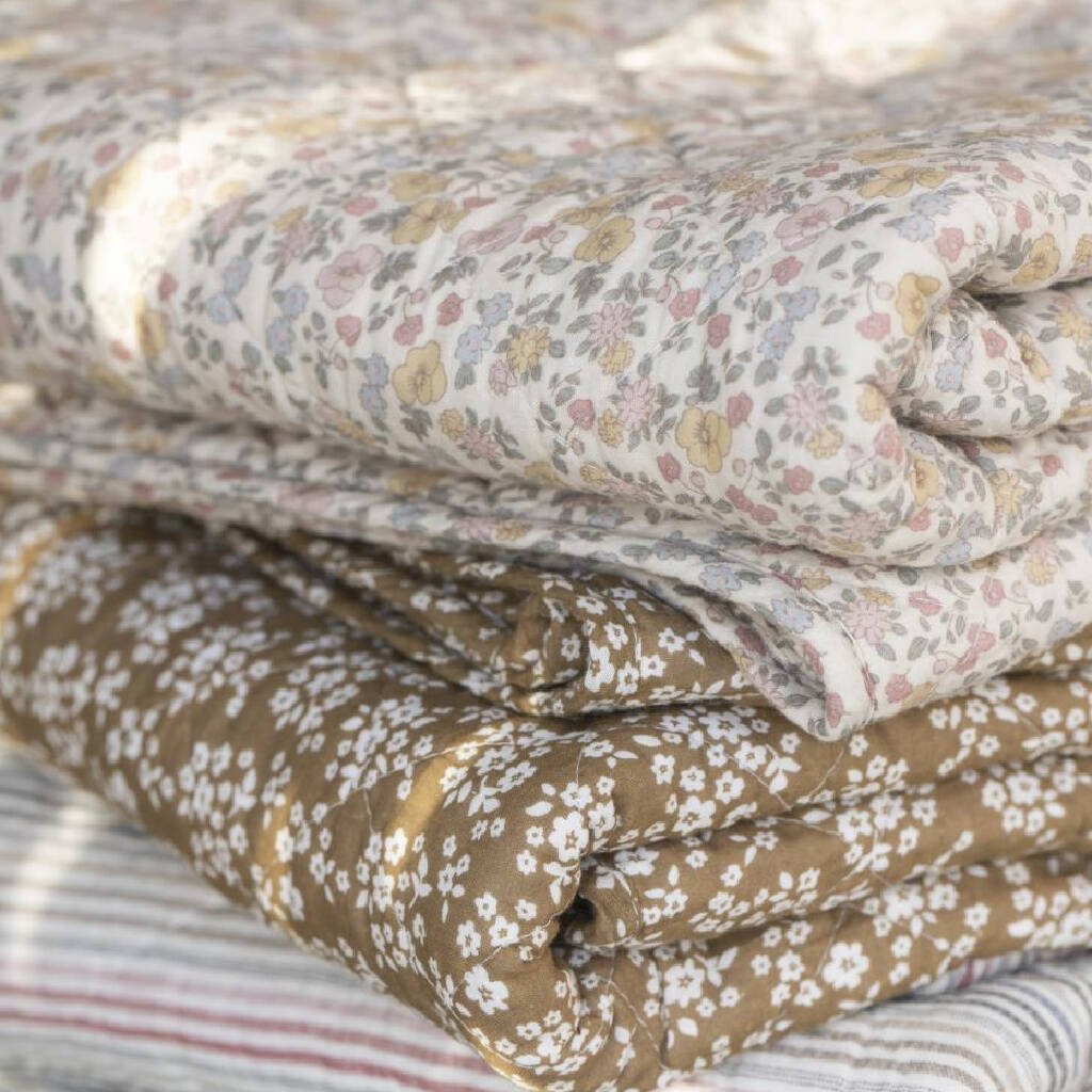 printed 100%linen fabric ditsy floral quilts 550gsm with linen quilt bag