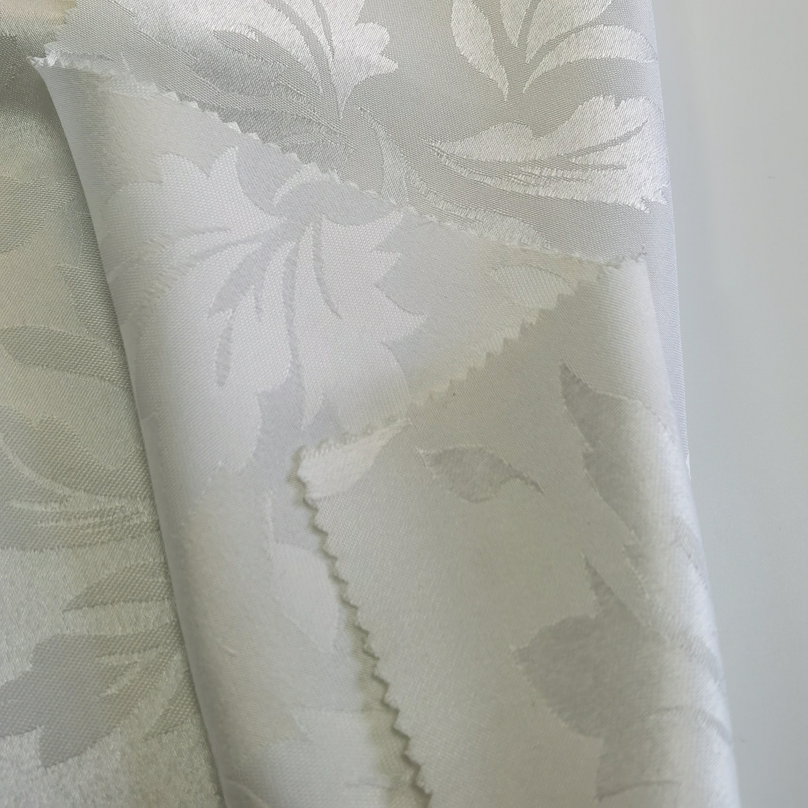 New Design Elegant White Flower Jacquard Polyester Curtain Fabric