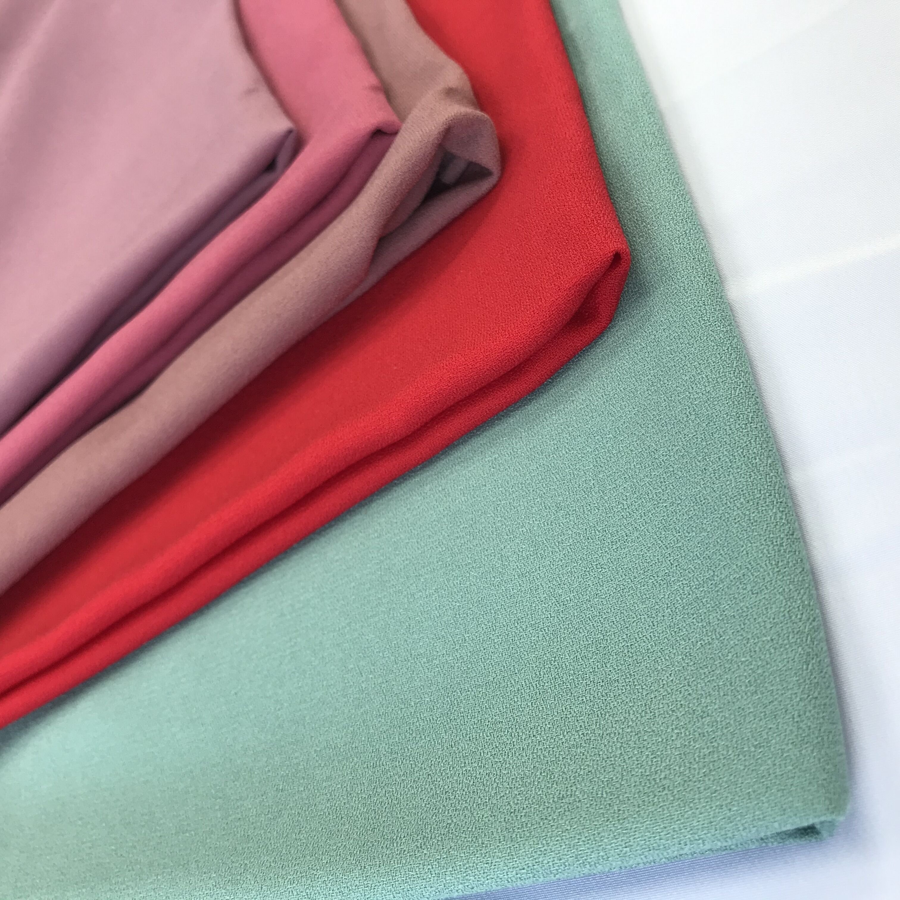 2023 Custom long size plain color scarf bubble chiffon hijab scarf women heavy chiffon scarf