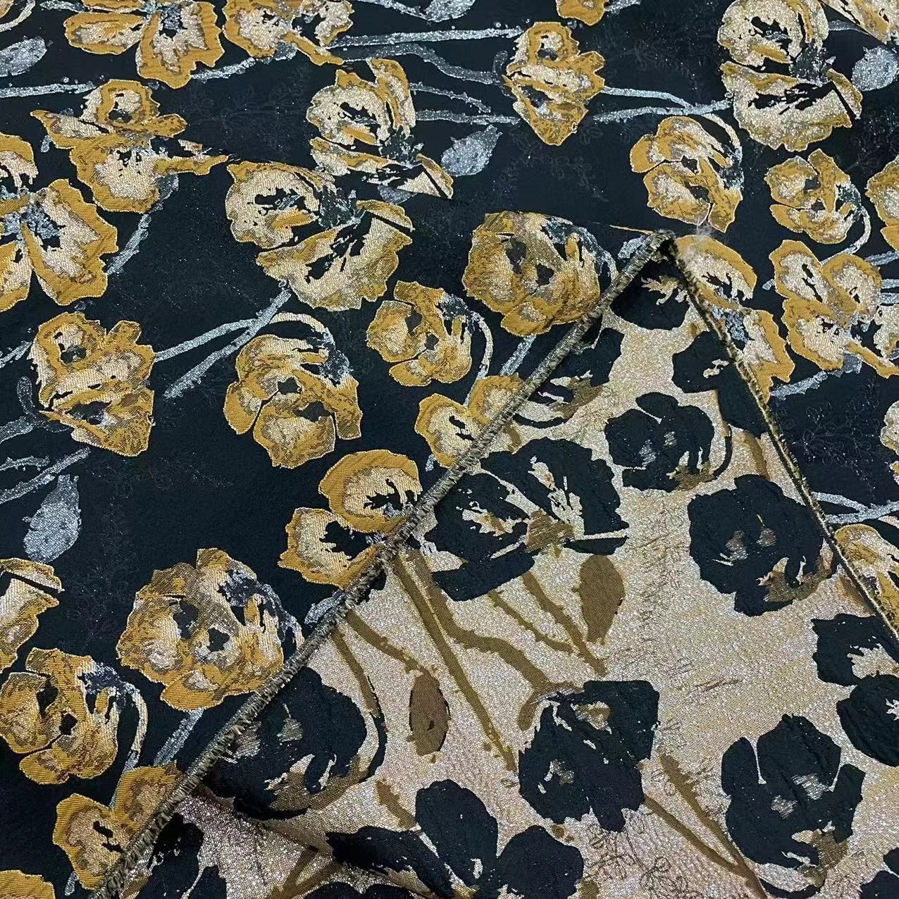 Fashion yarn dye elegant 3d flower jacquard brocade fabrics for ladys dress garments