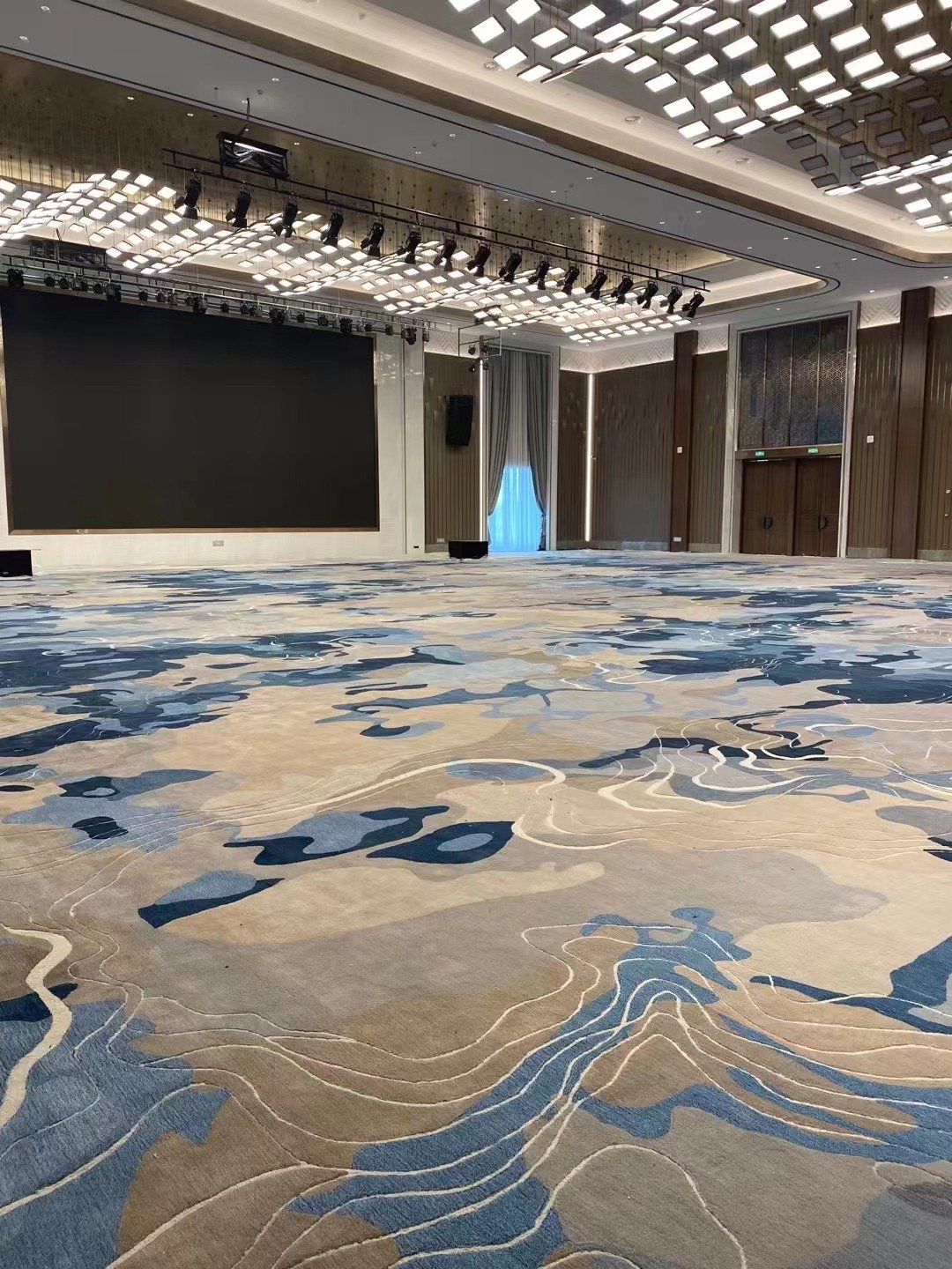 Carpet factory customized high quality Hotel Rooms Banquet Hall Meeting room Wool nylon bamboo fiber viscose handmade carpet
