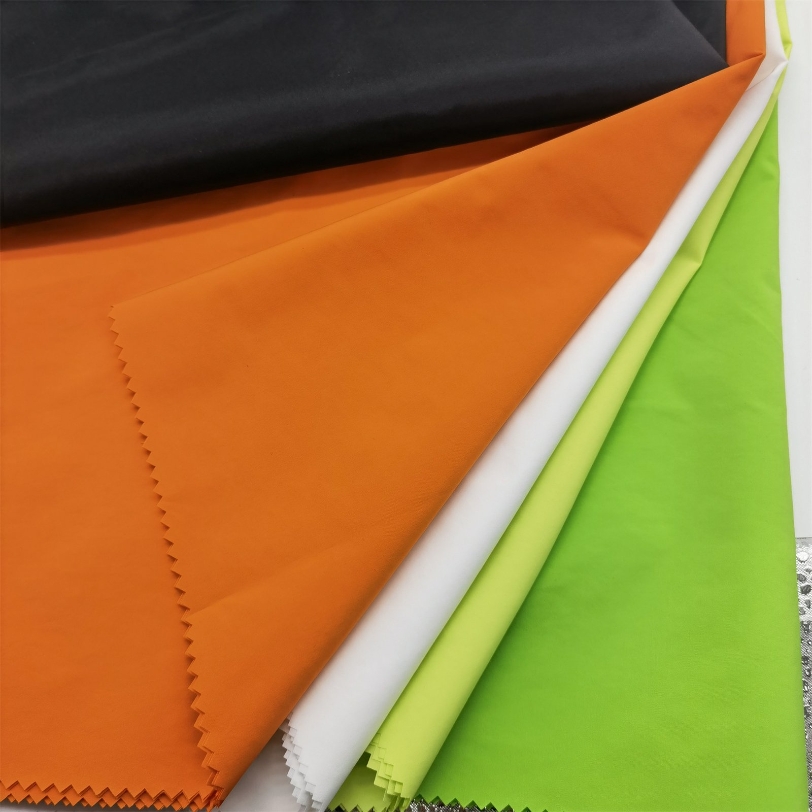 Factory Wholesale waterproof Breathable PU coated 100% Polyester fabric for winter coats