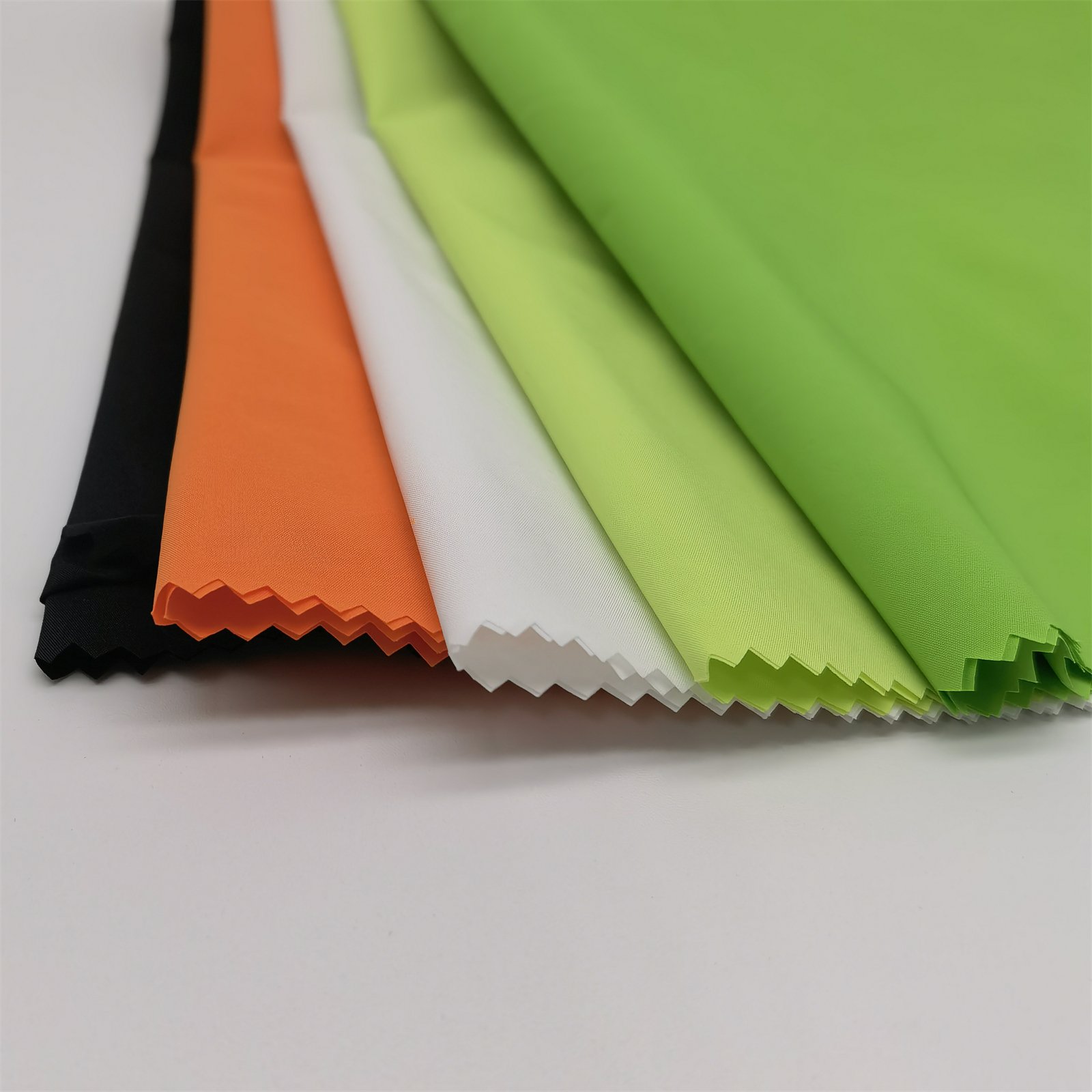 Factory Wholesale waterproof Breathable PU coated 100% Polyester fabric for winter coats