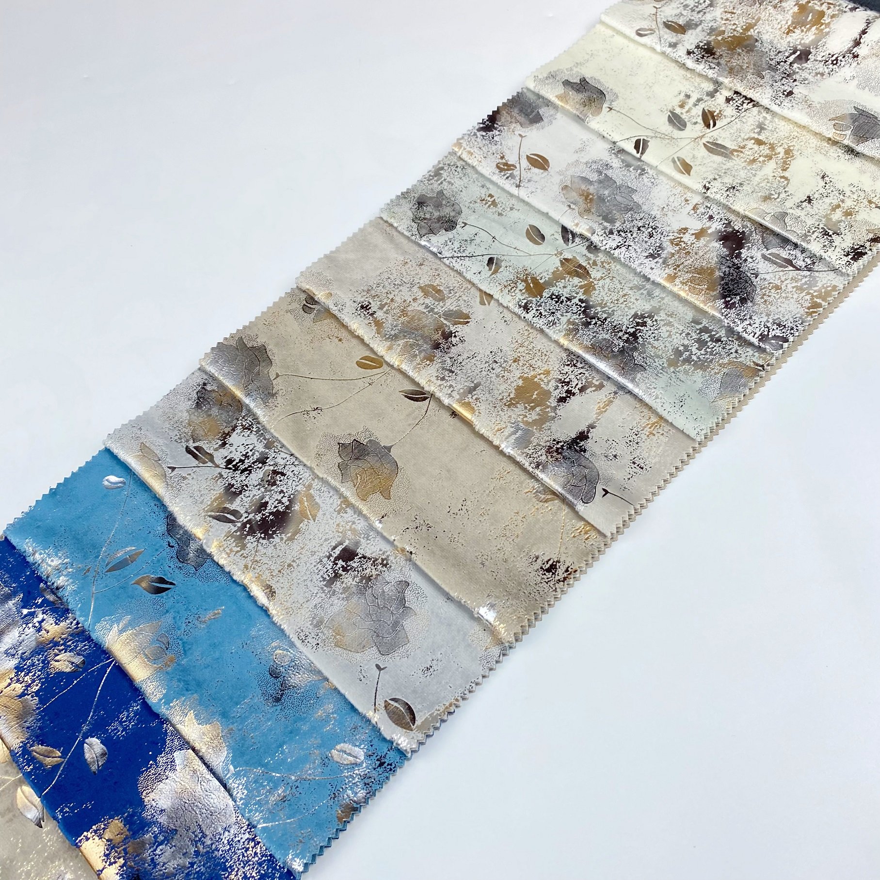 Holland Velvet 2022 New Foil Polyester Knitting for Furniture and Upholstery Sofa Fabric Woven Ningbo Plain Multi Color T/T,L/C
