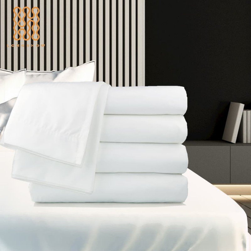 China factory hot sale T200 White polyester cotton blend fabric plain Fabric 60% Cotton 40 Polyester for bed sheet