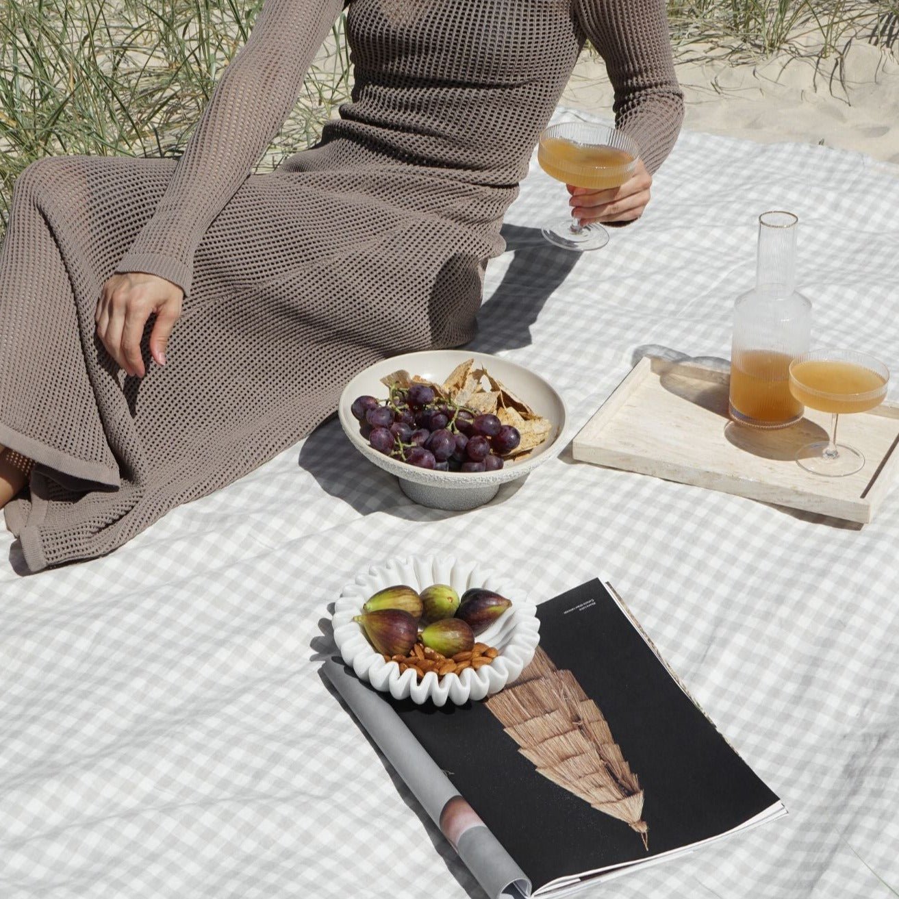 2024 Hot selling 100% linen material sheer comfortable grid striped rolls of fabric wholesale