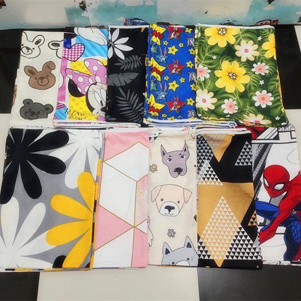 Indonesia market 90gsm brushed microfiber polyester bed fabrics printed bedsheet fabric in roll packing
