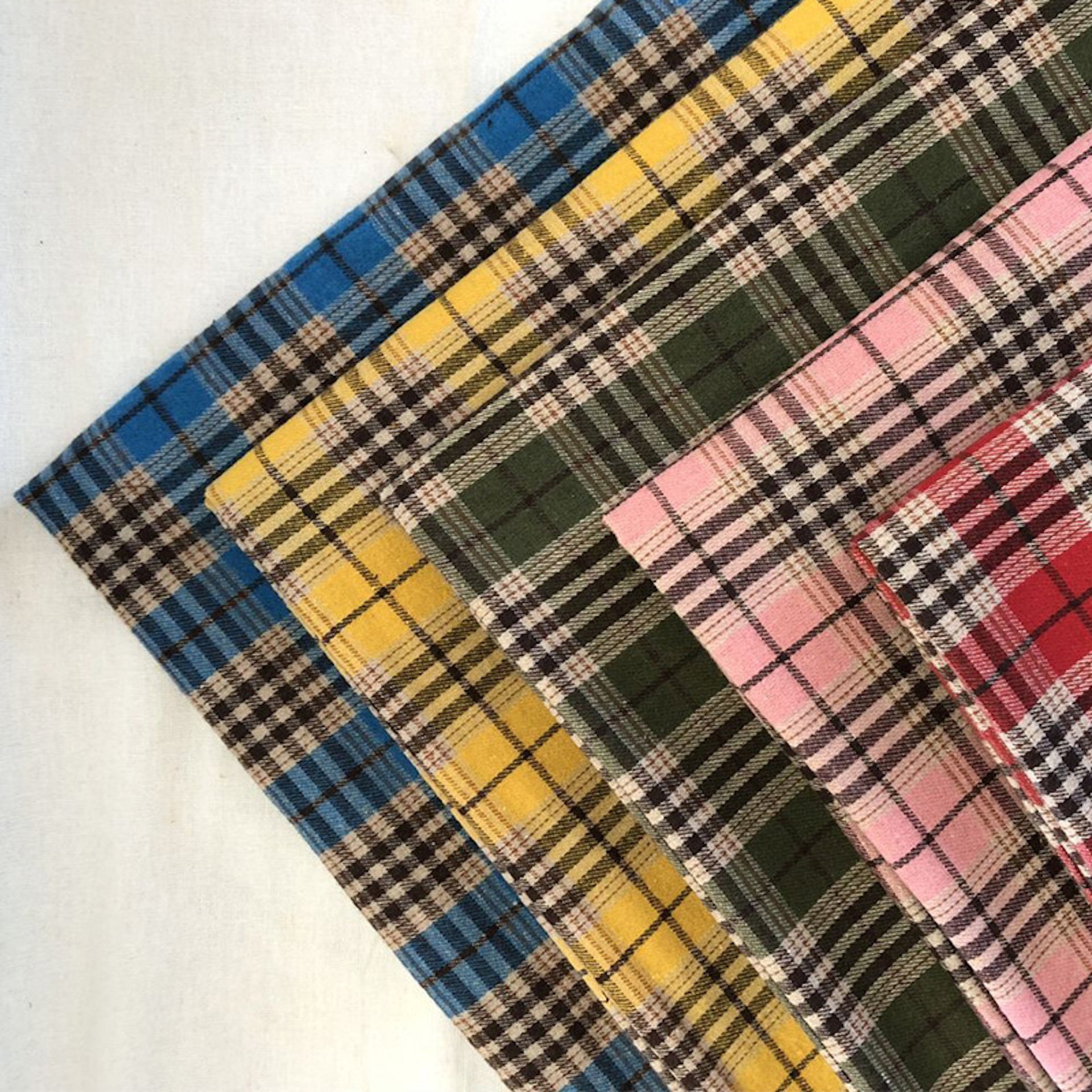 High Quality Ready Goods For Shipping Flannel Feel 40% Cotton 60% Polyester Cloth Fabric For Shirts And Blouses
