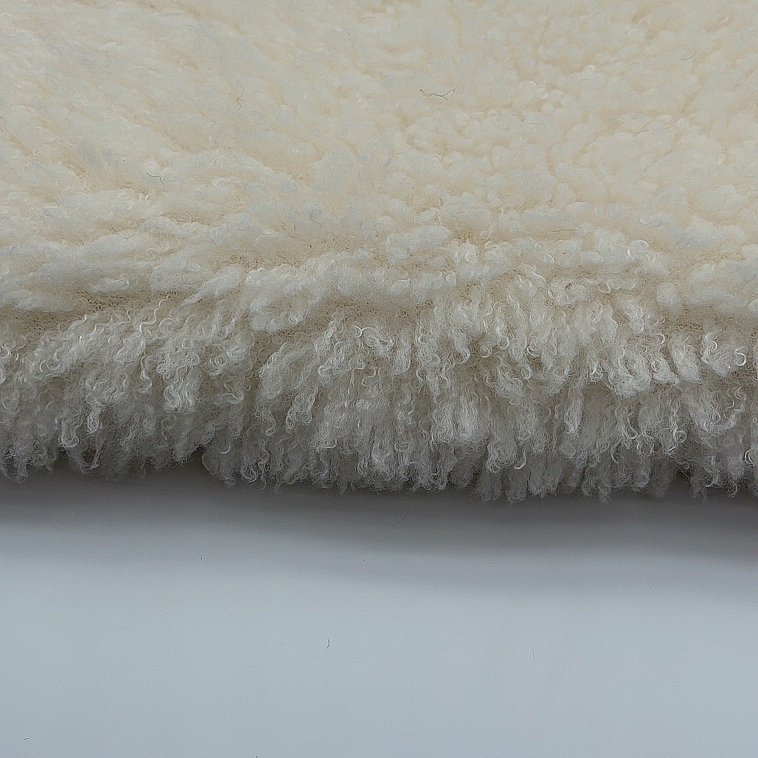 Artificial wool fabric plush fabric for cushion for carpets
