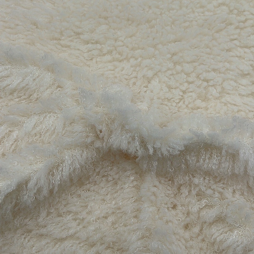Artificial wool fabric plush fabric for cushion for carpets